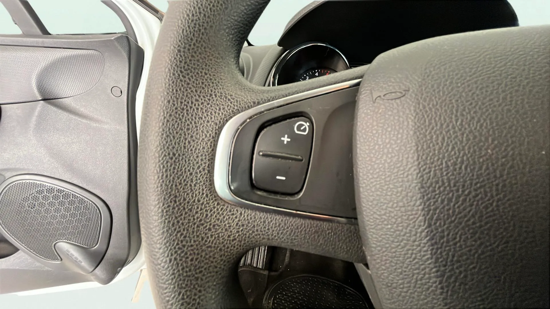 Renault Clio Business dCi -18 - foto 23