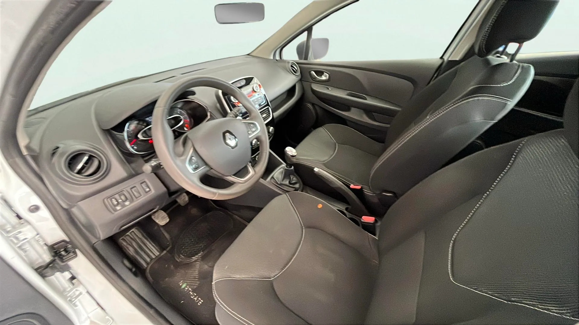 Renault Clio Business dCi -18 - foto 30