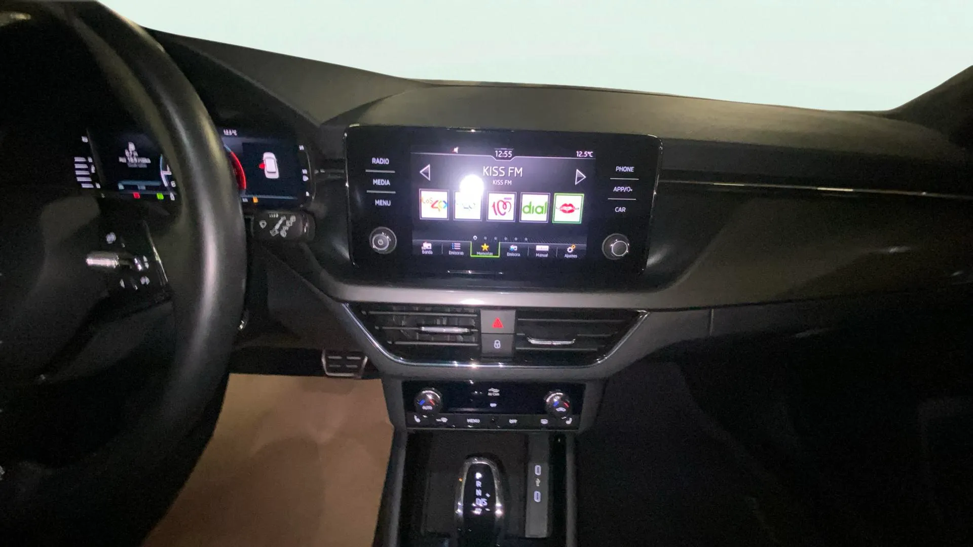 Škoda Kamiq 1.5 TSI DSG Scout - foto 11
