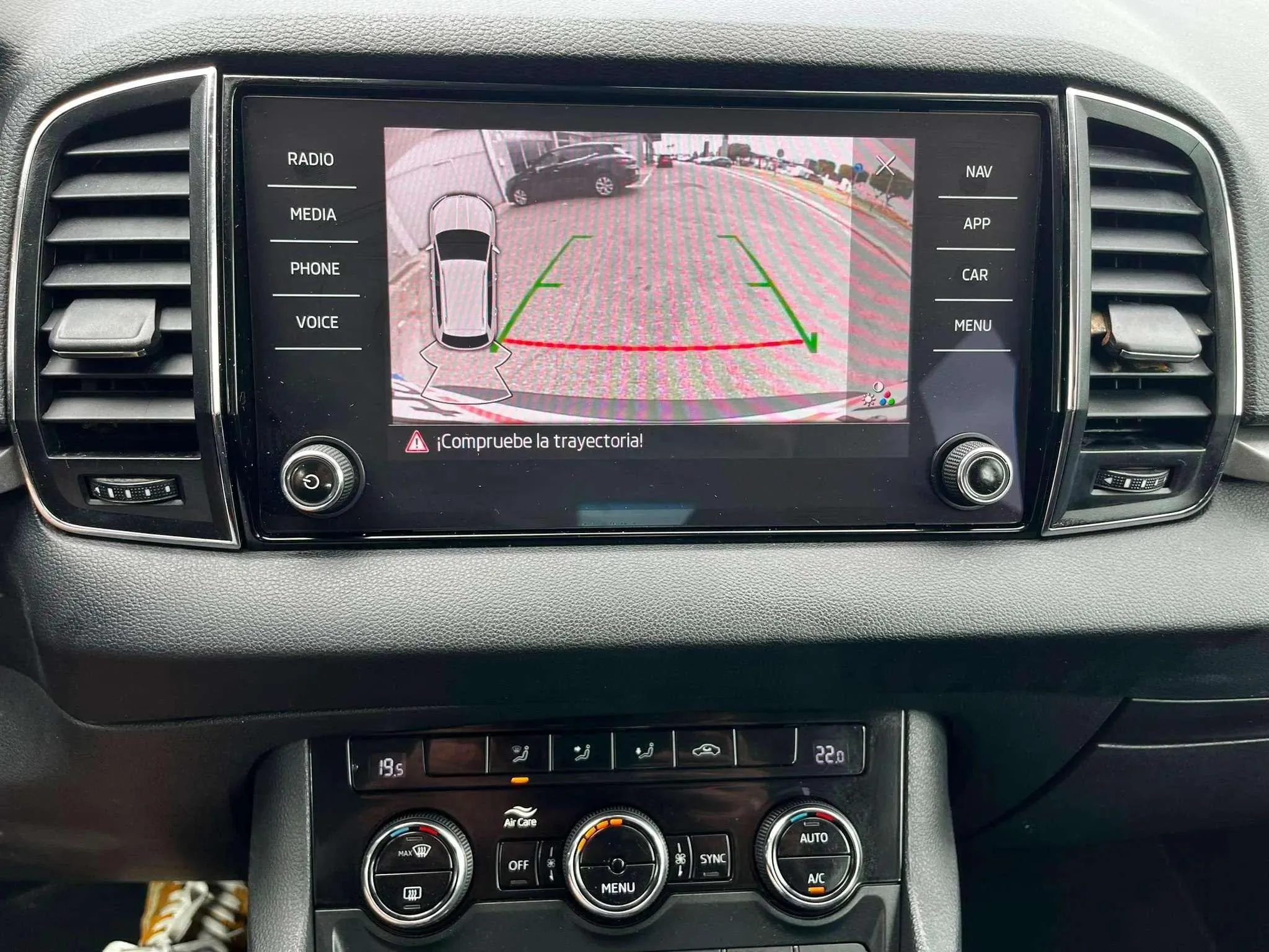 Škoda Karoq 2.0 TDI DSG 4x4 Ambition - foto 19
