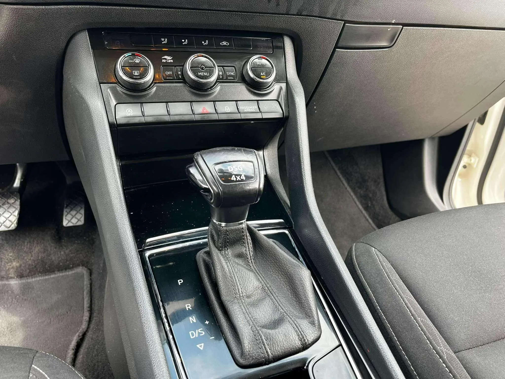 Škoda Karoq 2.0 TDI DSG 4x4 Ambition - foto 18