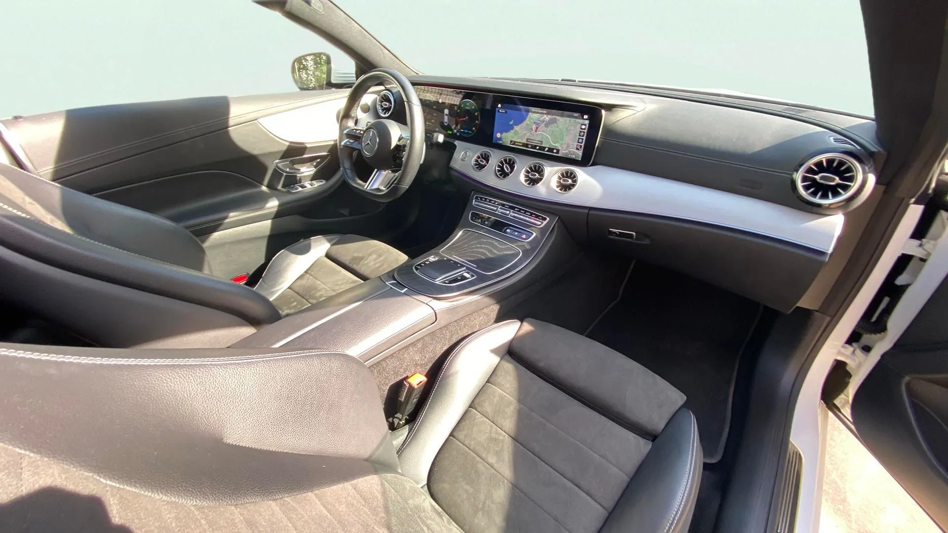 Mercedes-Benz Clase E Coupé E 300 - foto 21