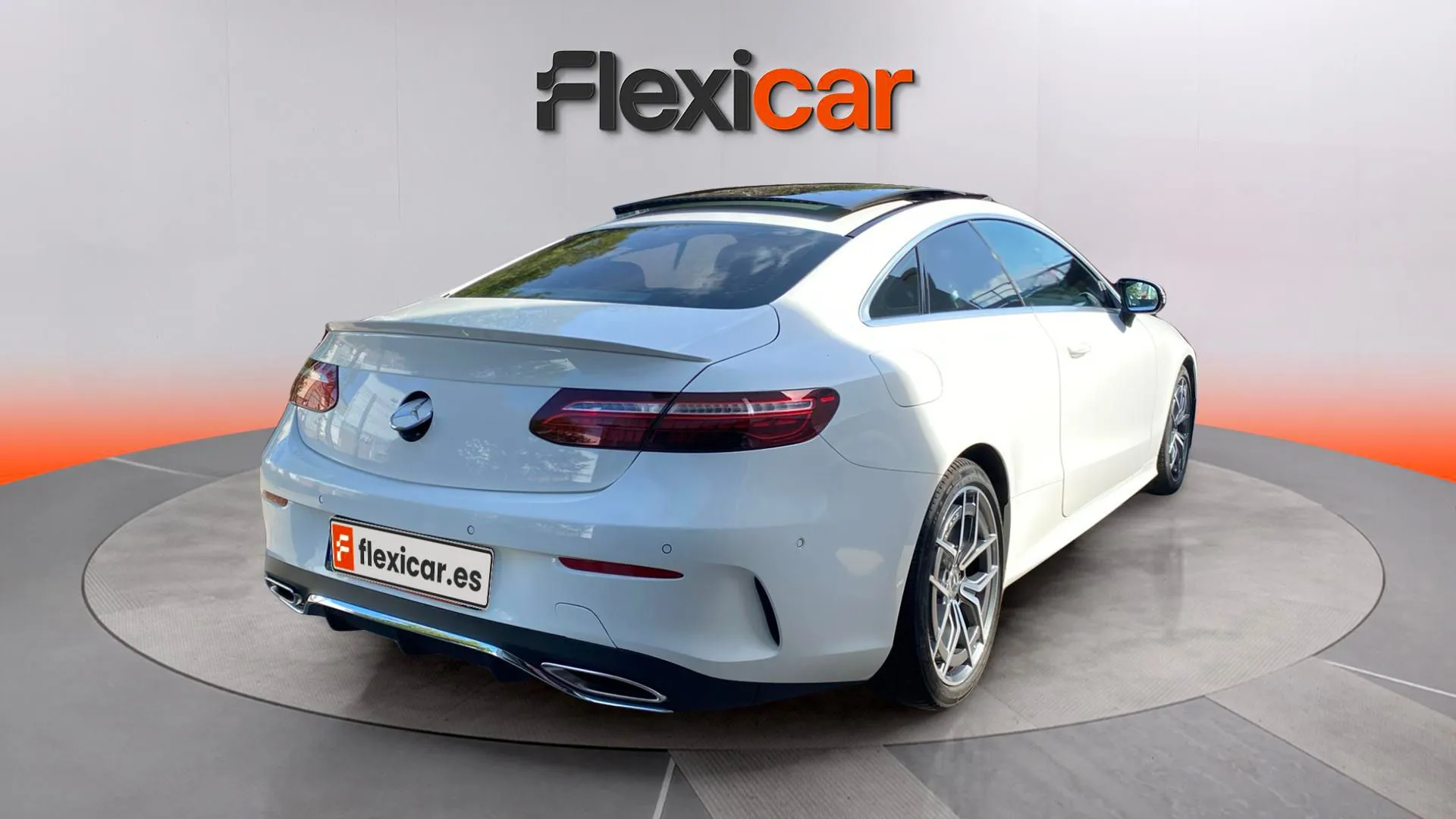 Mercedes-Benz Clase E Coupé E 300 - foto 8