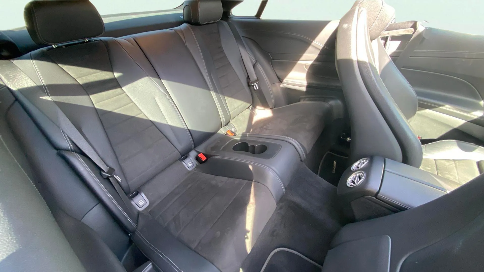 Mercedes-Benz Clase E Coupé E 300 - foto 26