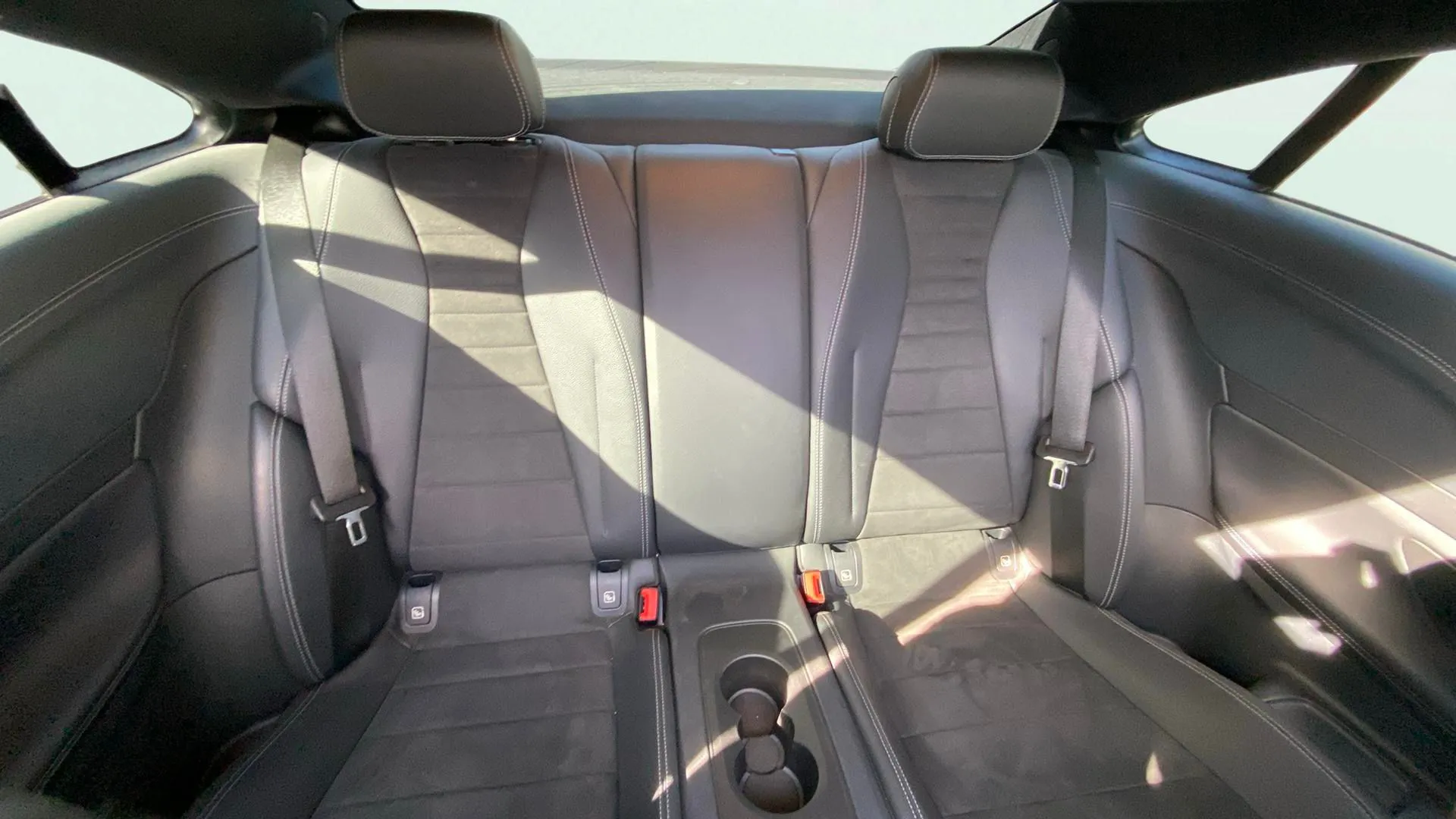 Mercedes-Benz Clase E Coupé E 300 - foto 25