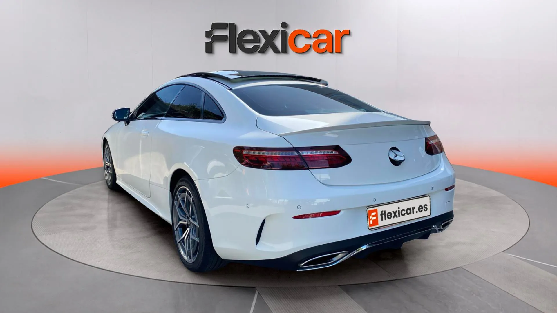 Mercedes-Benz Clase E Coupé E 300 - foto 6