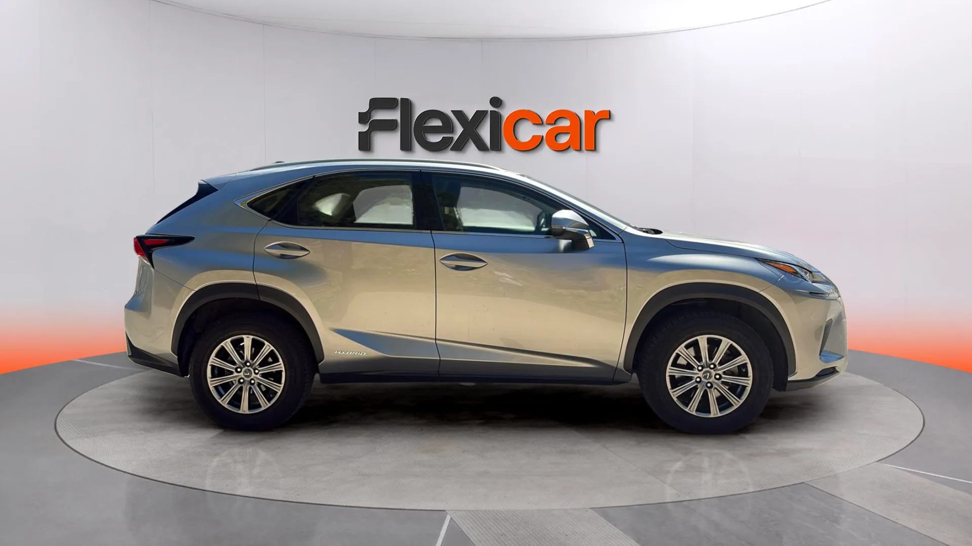 Lexus NX 2.5 300h Business 2WD - foto 2