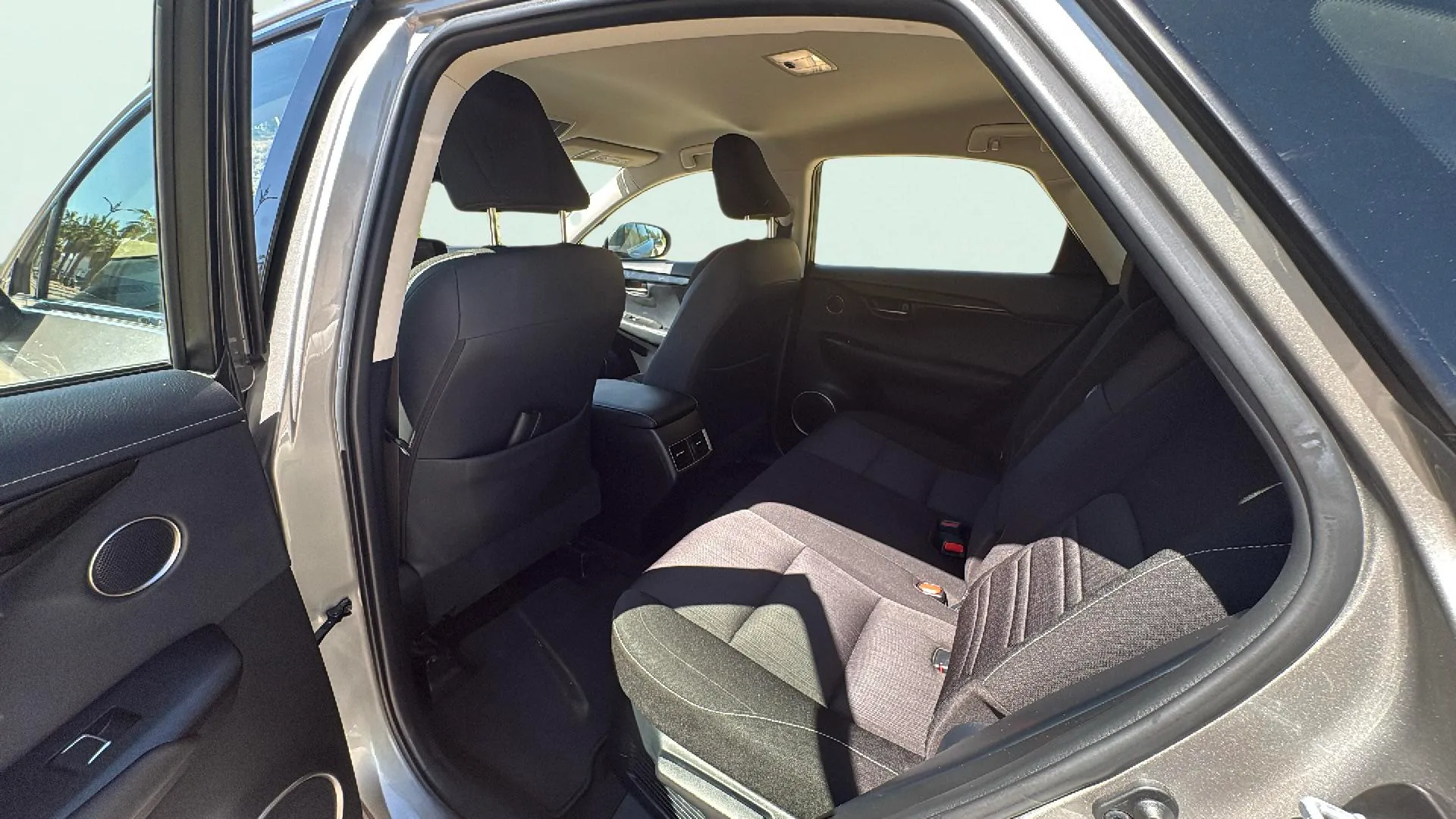 Lexus NX 2.5 300h Business 2WD - foto 17