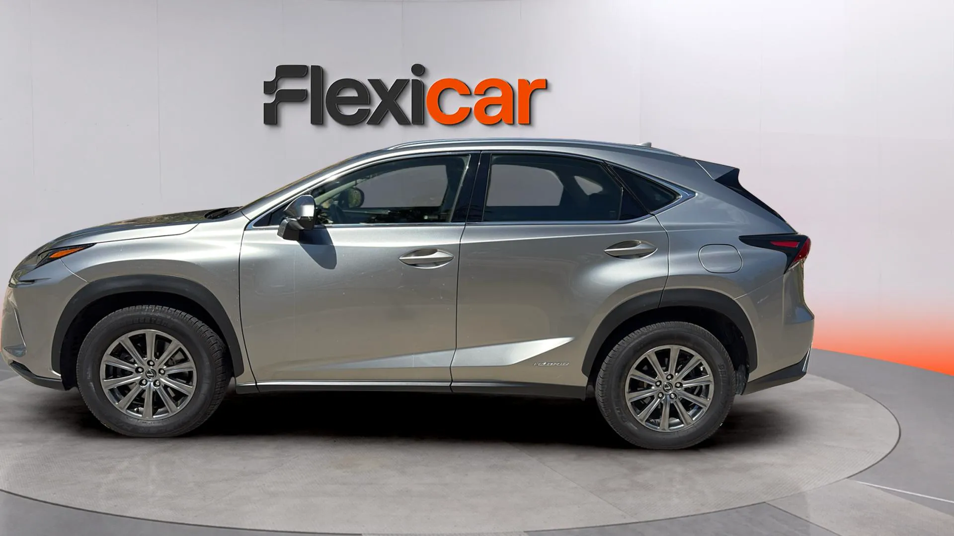 Lexus NX 2.5 300h Business 2WD - foto 4