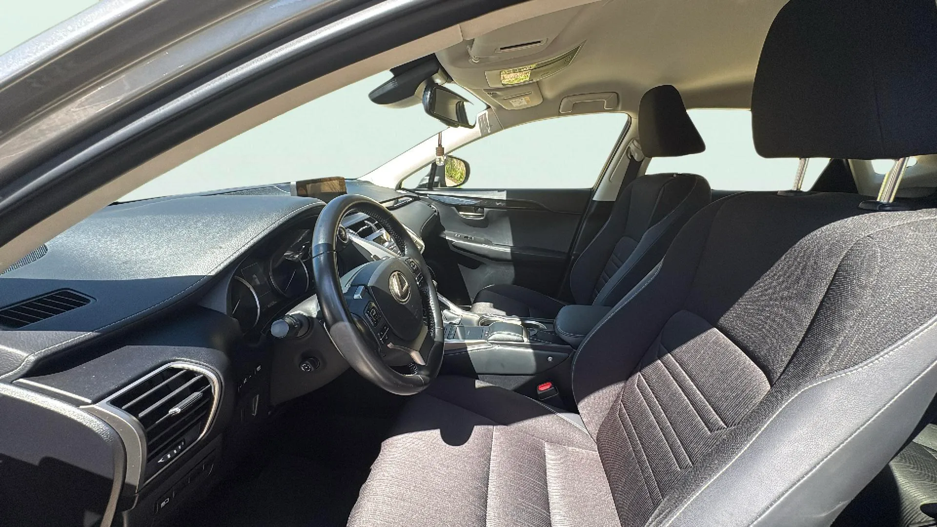 Lexus NX 2.5 300h Business 2WD - foto 7