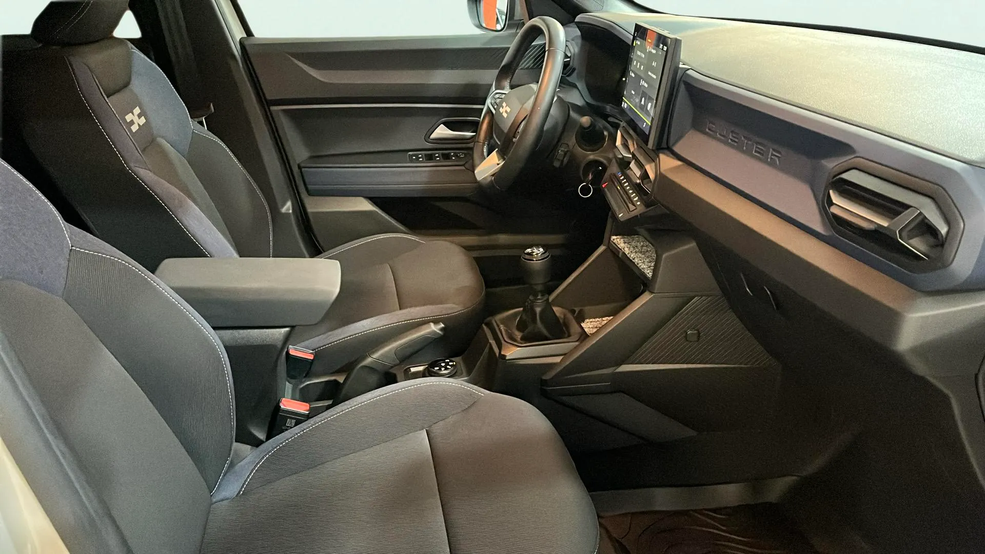 Dacia Duster Expression TCe 48v 4x2 - foto 16