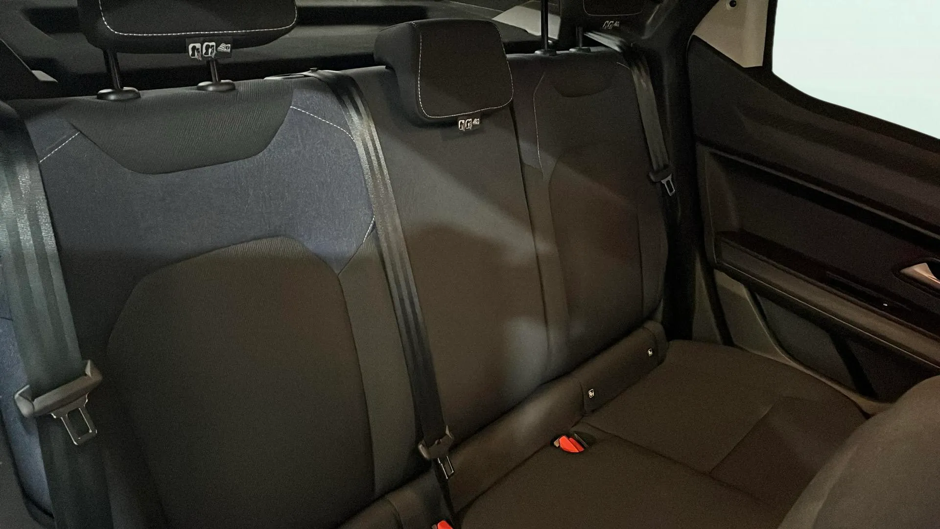 Dacia Duster Expression TCe 48v 4x2 - foto 19