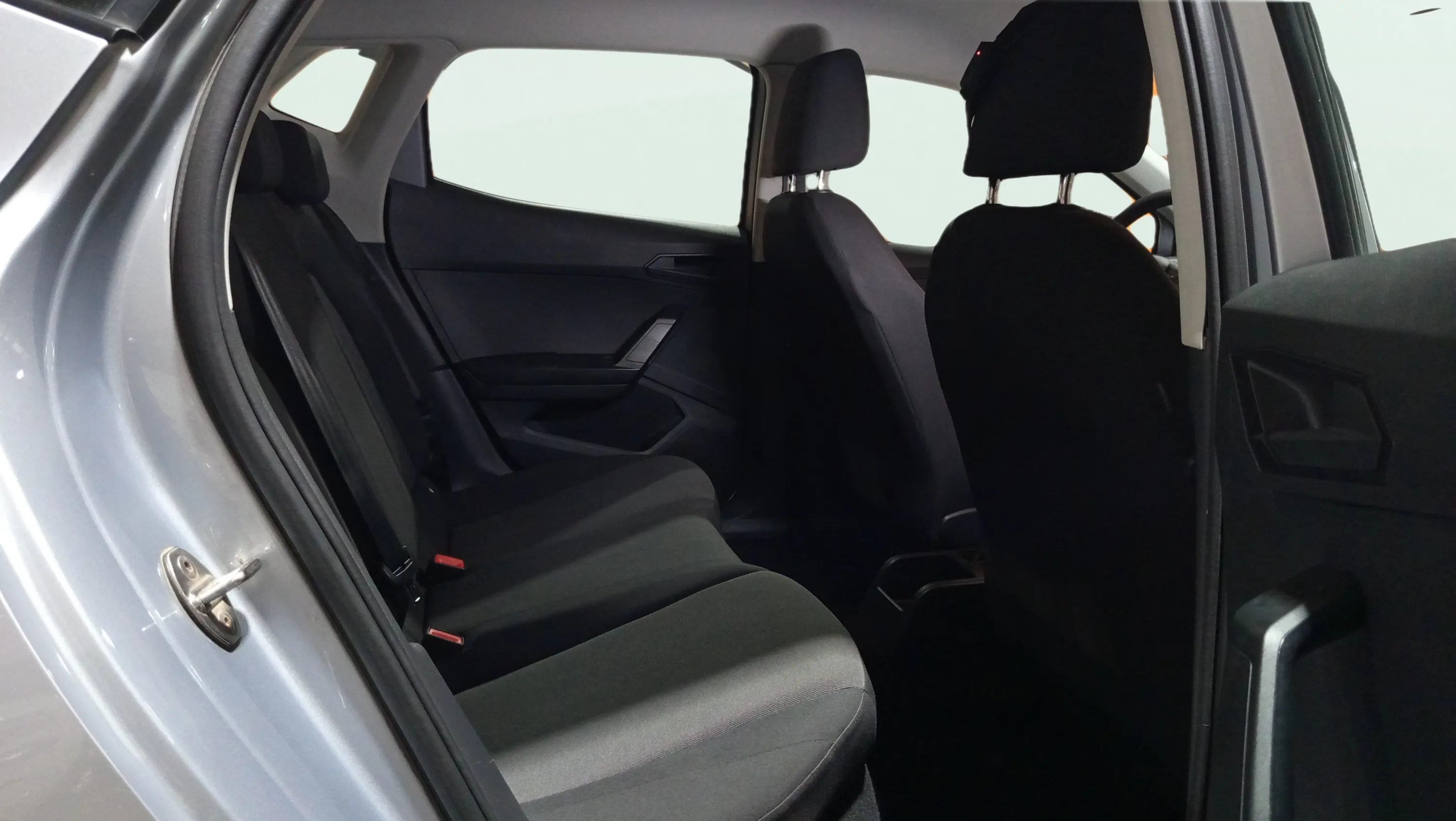 SEAT Ibiza 1.0 MPI Reference Go2 - foto 16