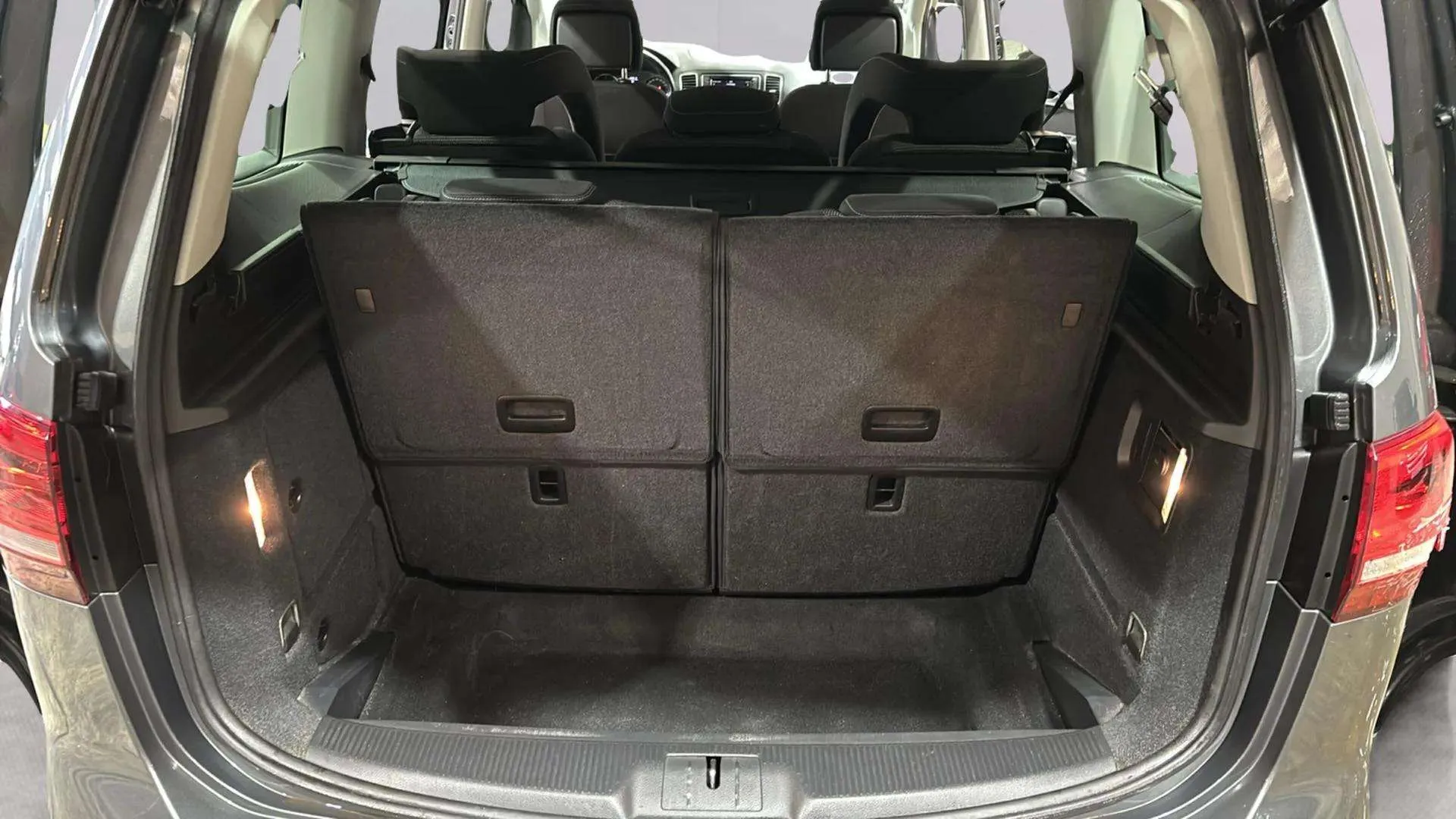 Volkswagen Sharan Advance 2.0 TDI DSG - foto 9