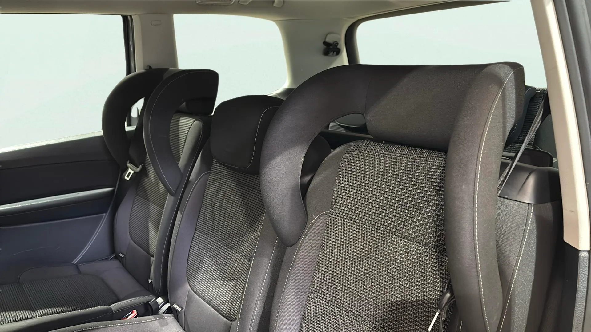 Volkswagen Sharan Advance 2.0 TDI DSG - foto 28