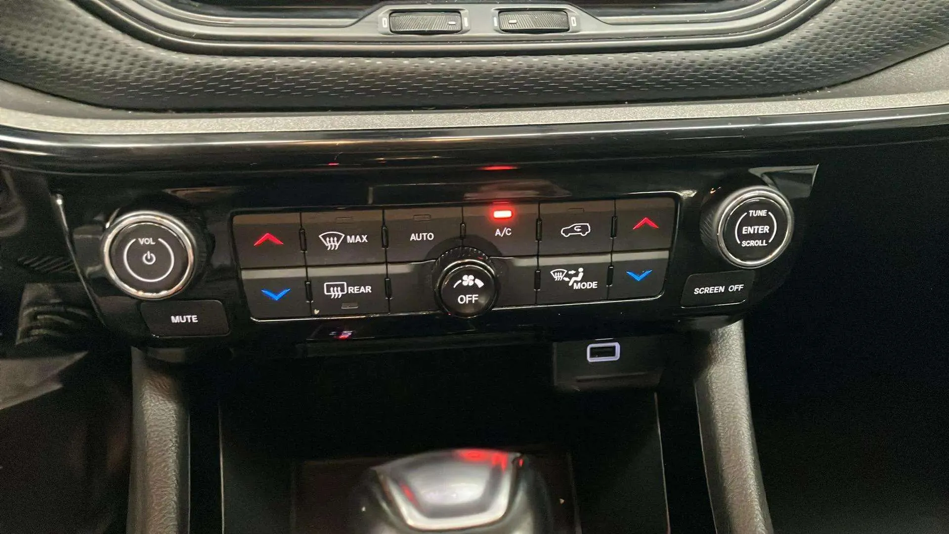 Jeep Compass eHybrid 1.5 MHEV Night Eagle Dct - foto 18