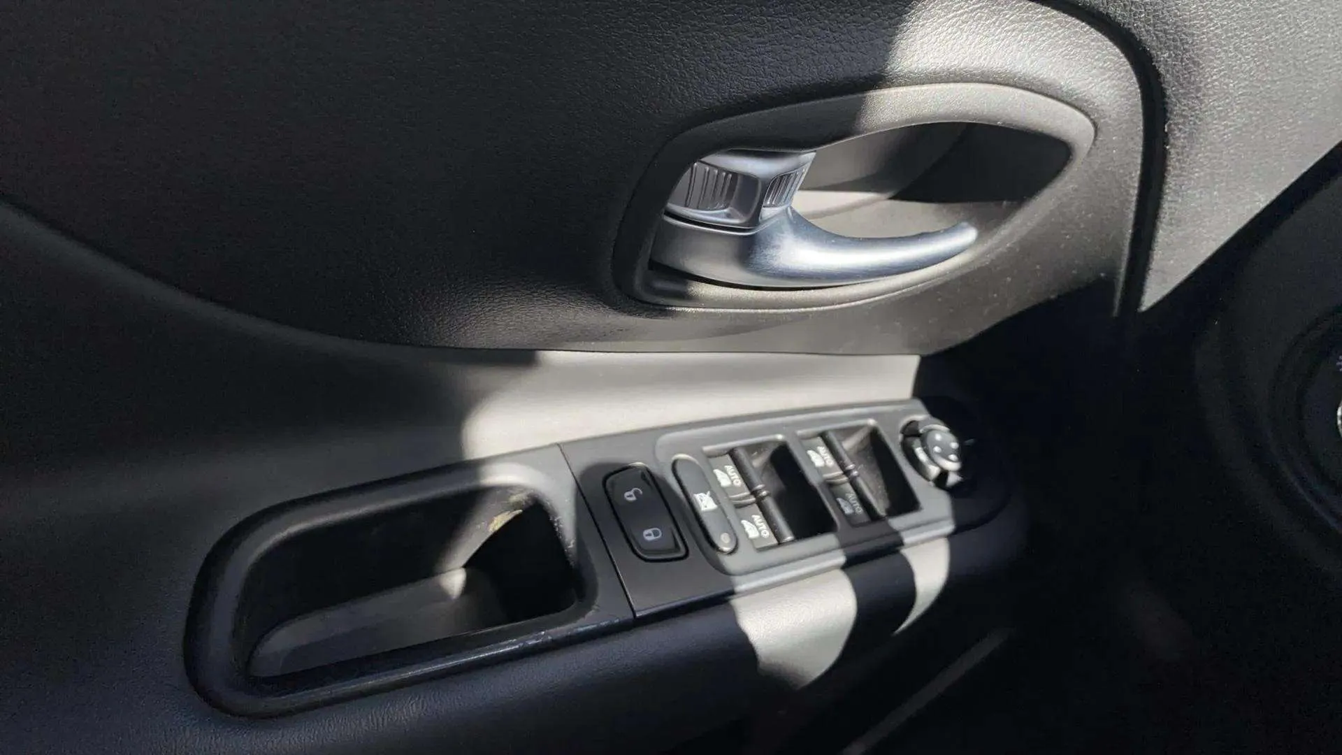 Jeep Renegade Longitude 1.0G 4x2 - foto 18
