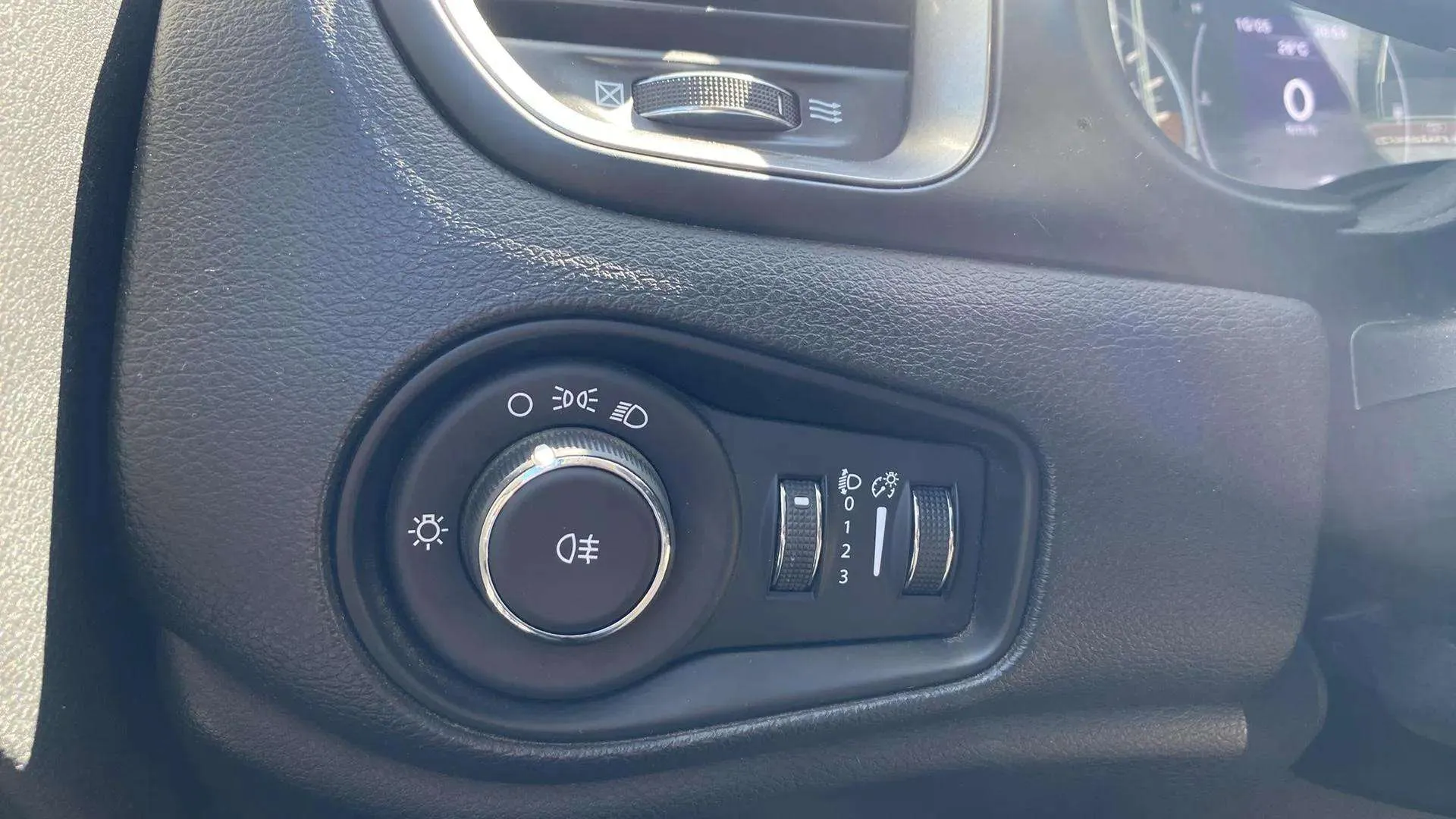 Jeep Renegade Longitude 1.0G 4x2 - foto 17