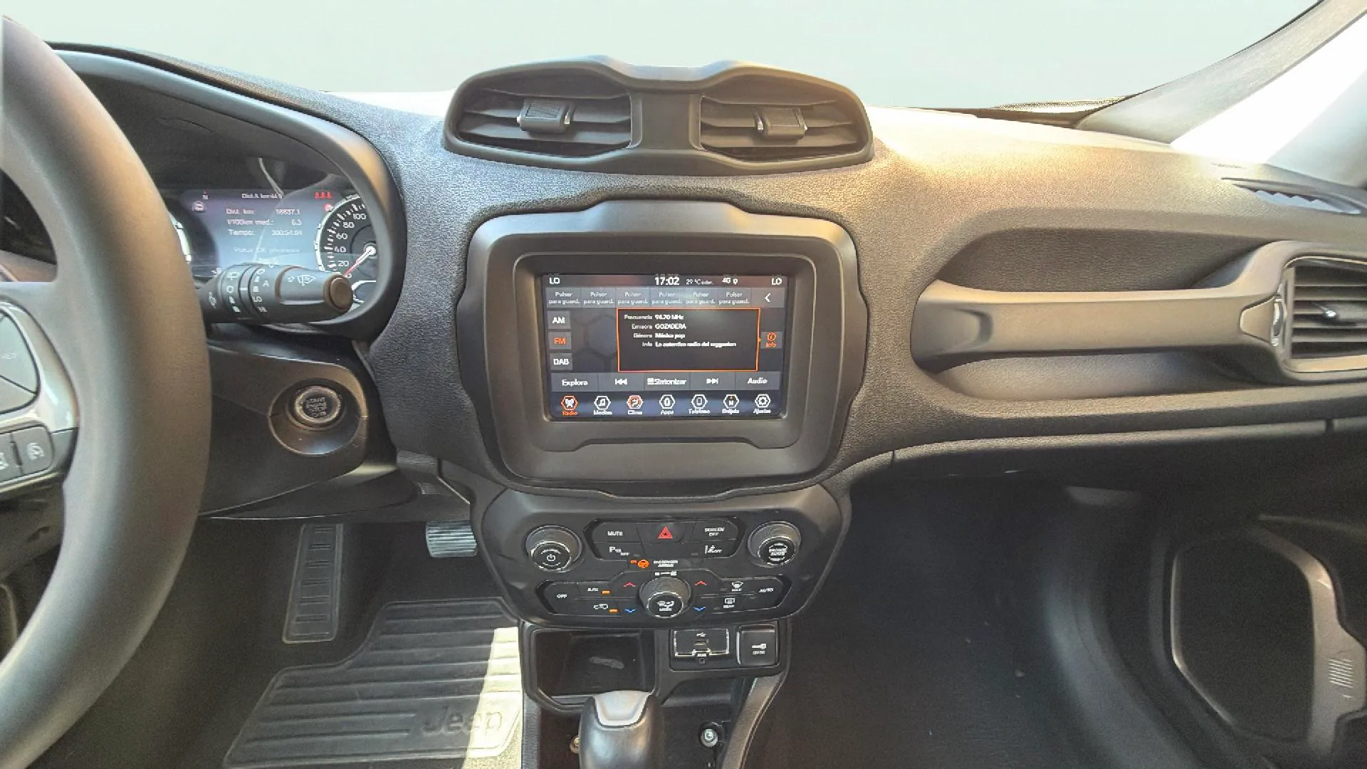 Jeep Renegade eHybrid 1.5 Limited ATX - foto 11