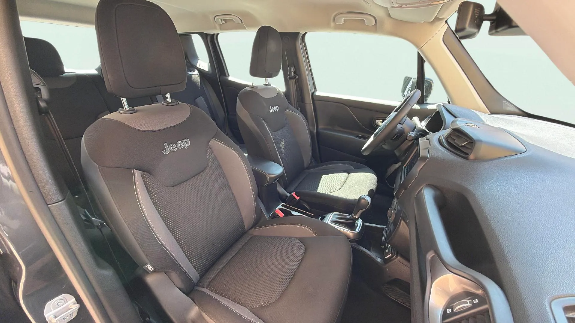 Jeep Renegade eHybrid 1.5 Limited ATX - foto 14