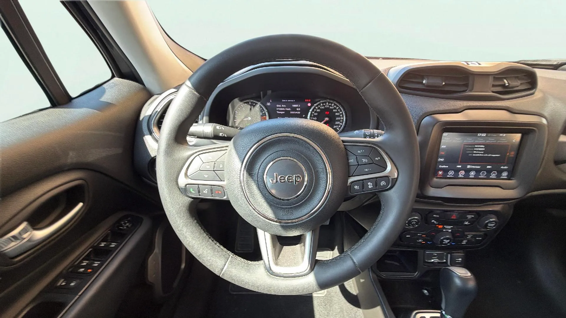 Jeep Renegade eHybrid 1.5 Limited ATX - foto 9