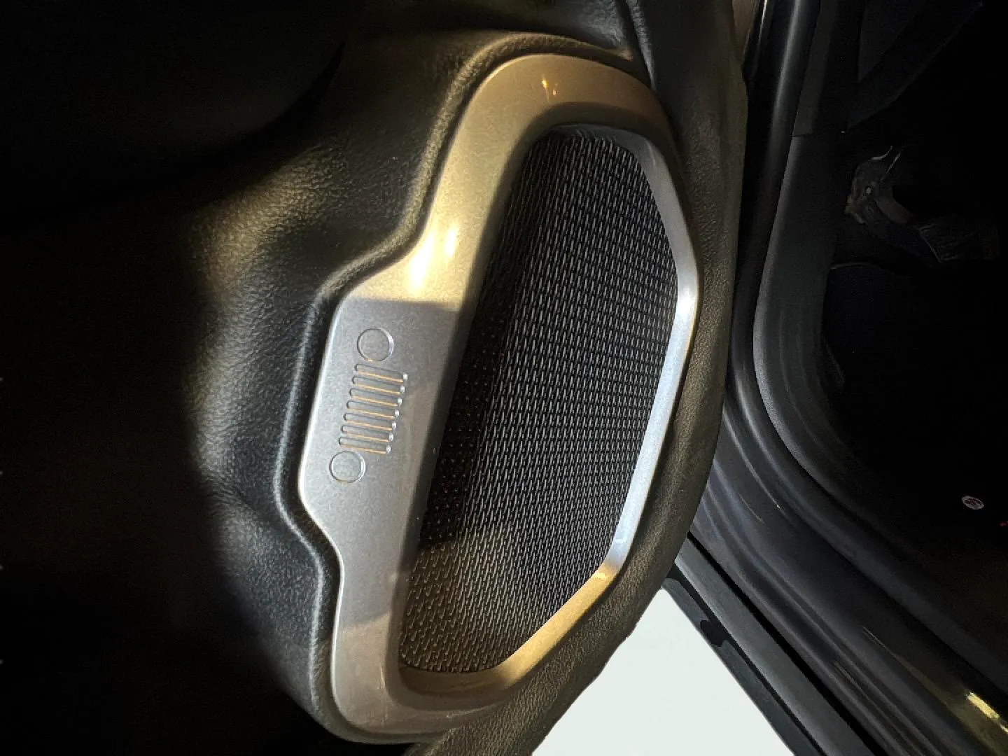 Jeep Renegade Longitude eHybrid 1.5 ATX - foto 19