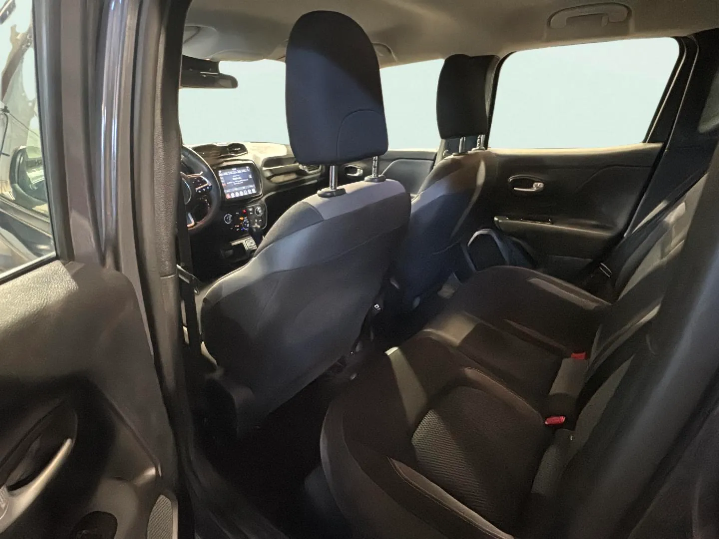 Jeep Renegade Longitude eHybrid 1.5 ATX - foto 28