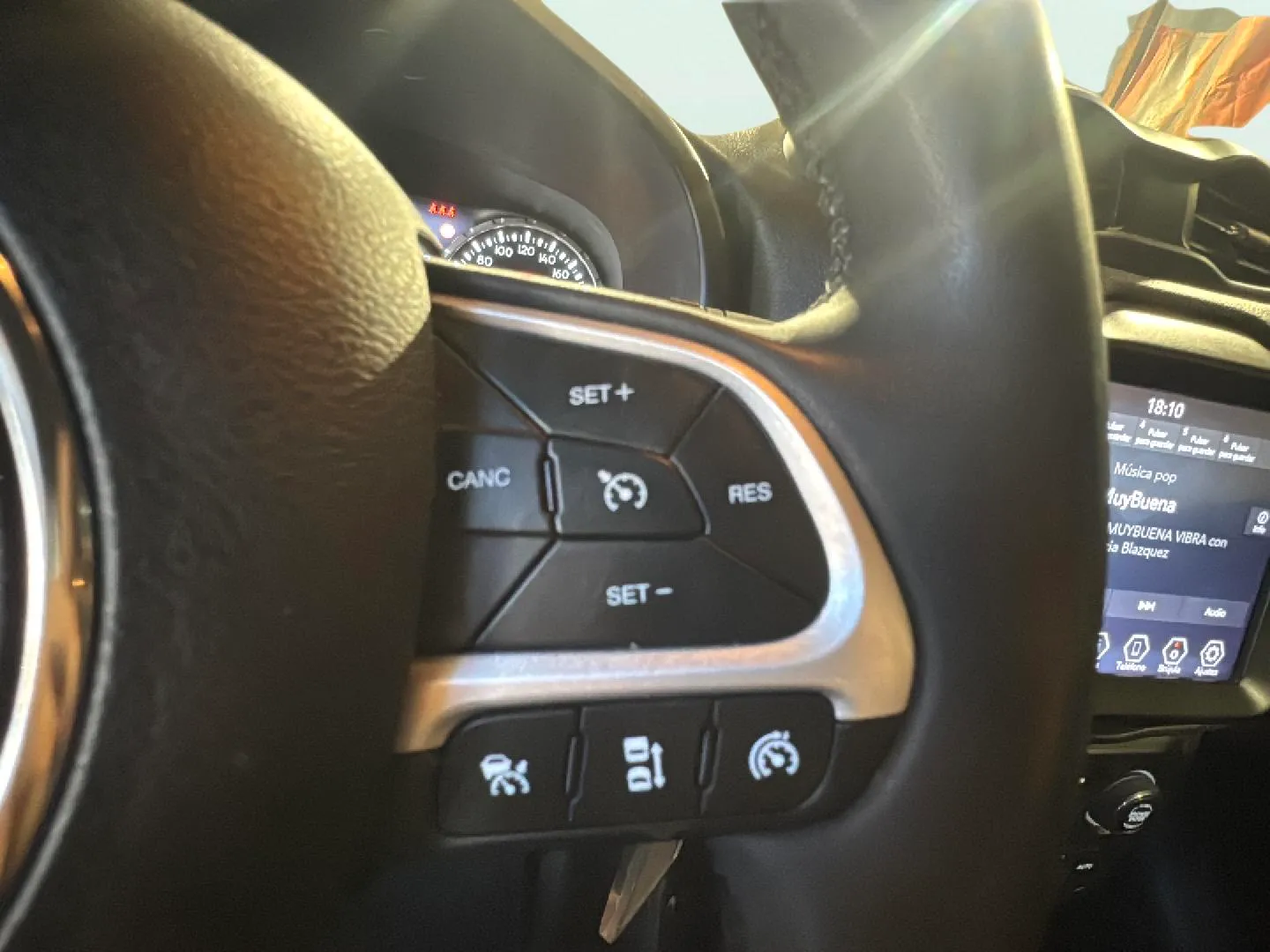 Jeep Renegade Longitude eHybrid 1.5 ATX - foto 21
