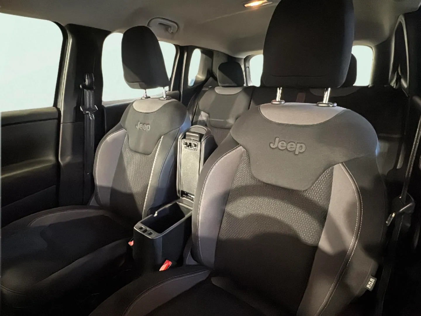 Jeep Renegade Longitude eHybrid 1.5 ATX - foto 25