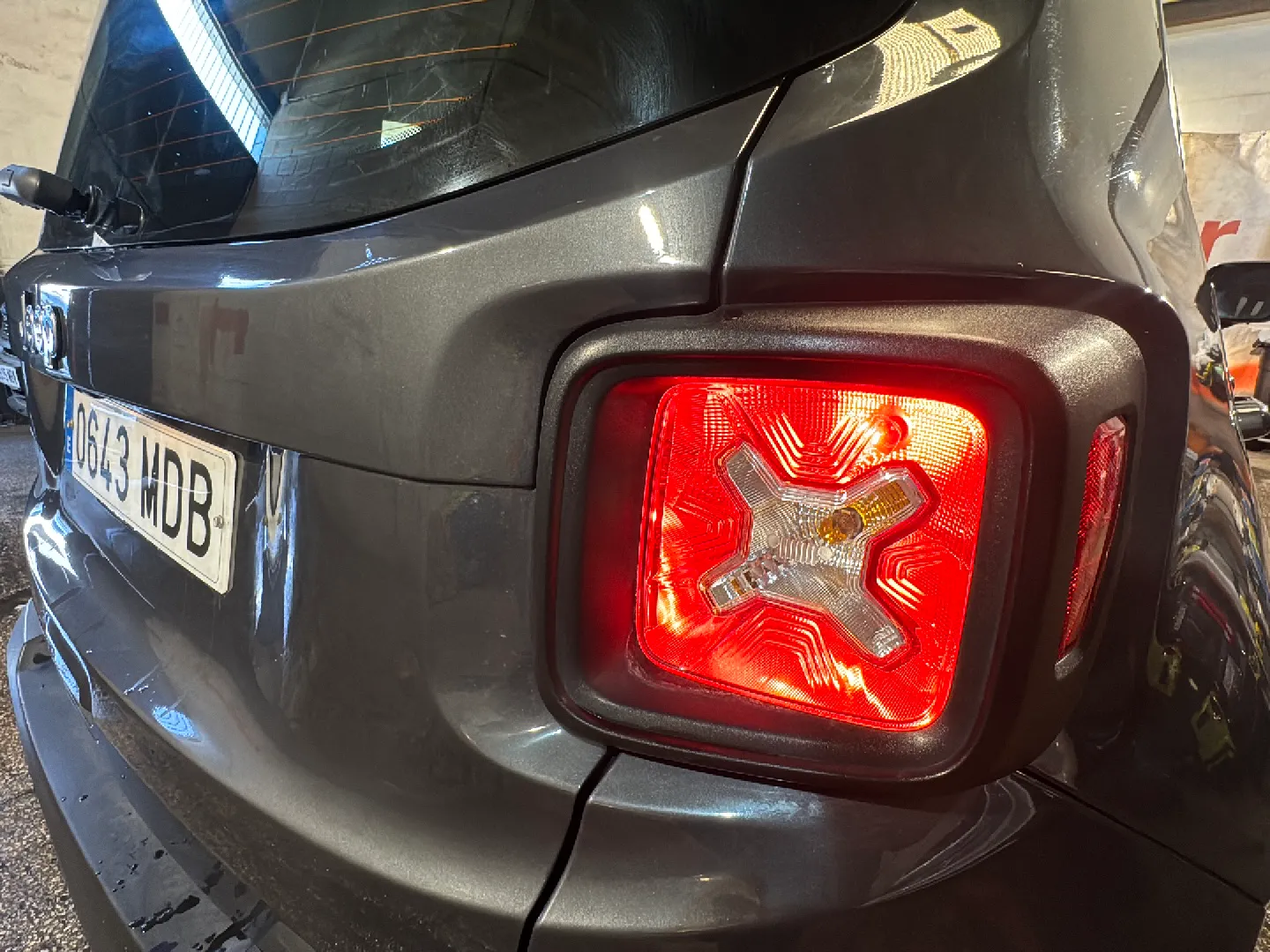 Jeep Renegade Longitude eHybrid 1.5 ATX - foto 26