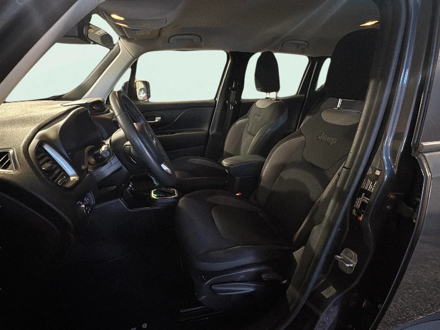 Jeep Renegade Longitude eHybrid 1.5 ATX - foto 12