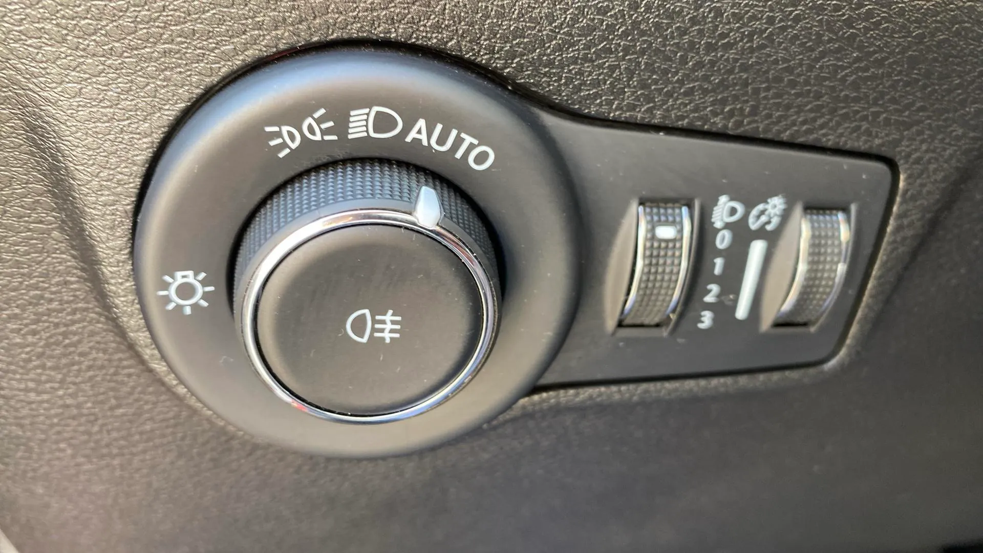 Jeep Compass eHybrid 1.5 MHEV Night Eagle Dct - foto 21