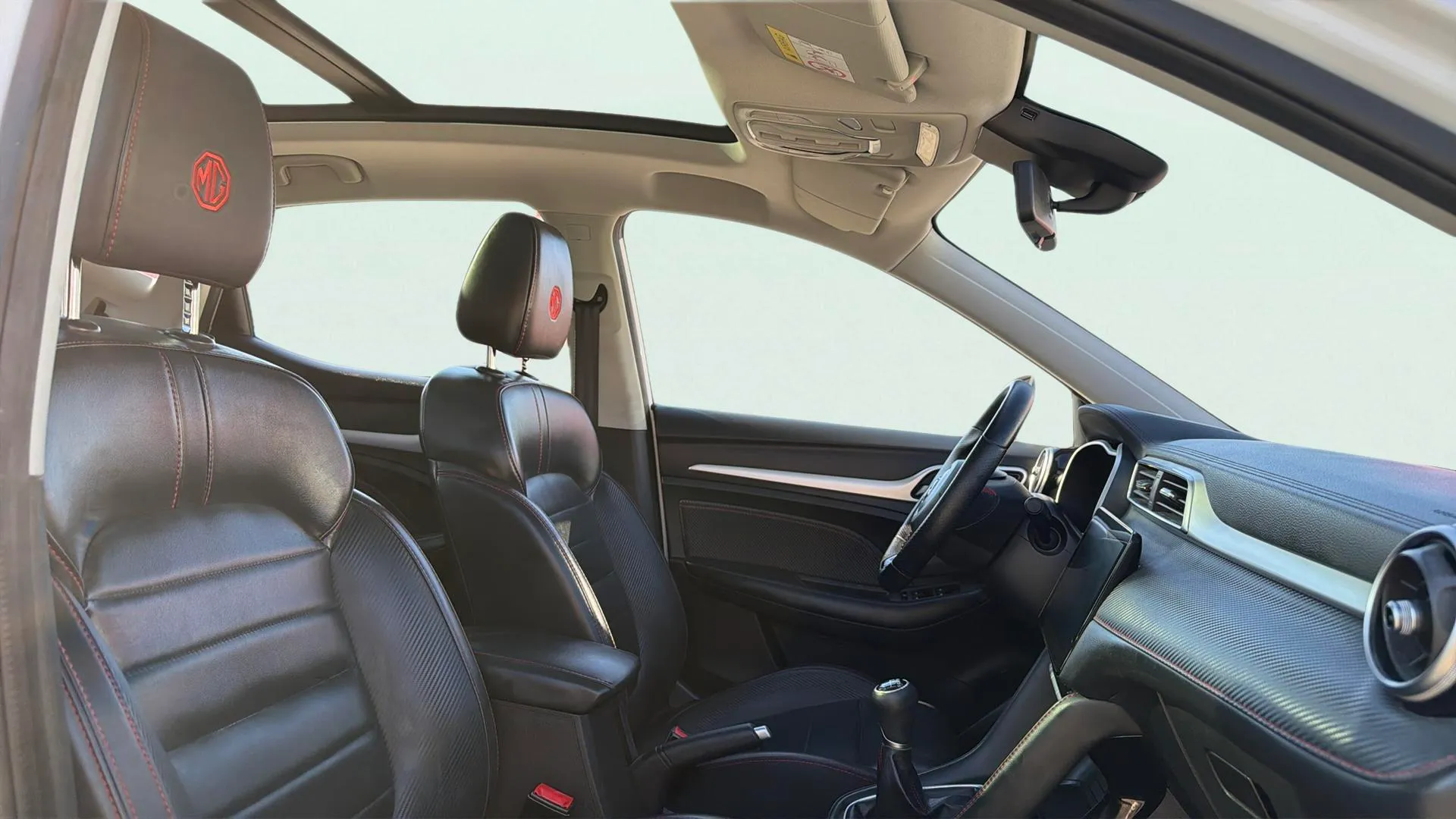 MG ZS 1.0T Luxury - foto 15