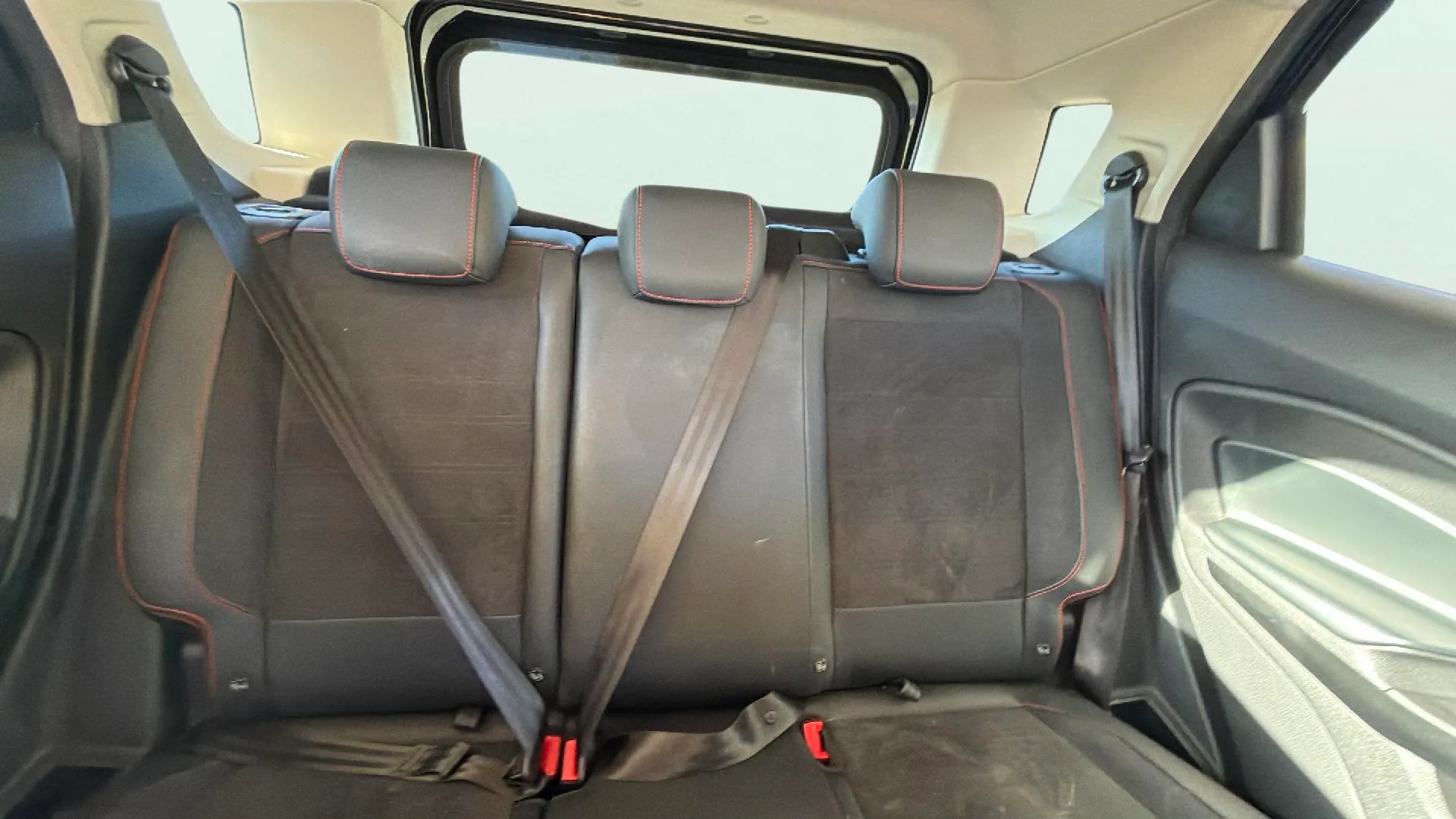 Ford EcoSport 1.0T EcoBoost Active - foto 11