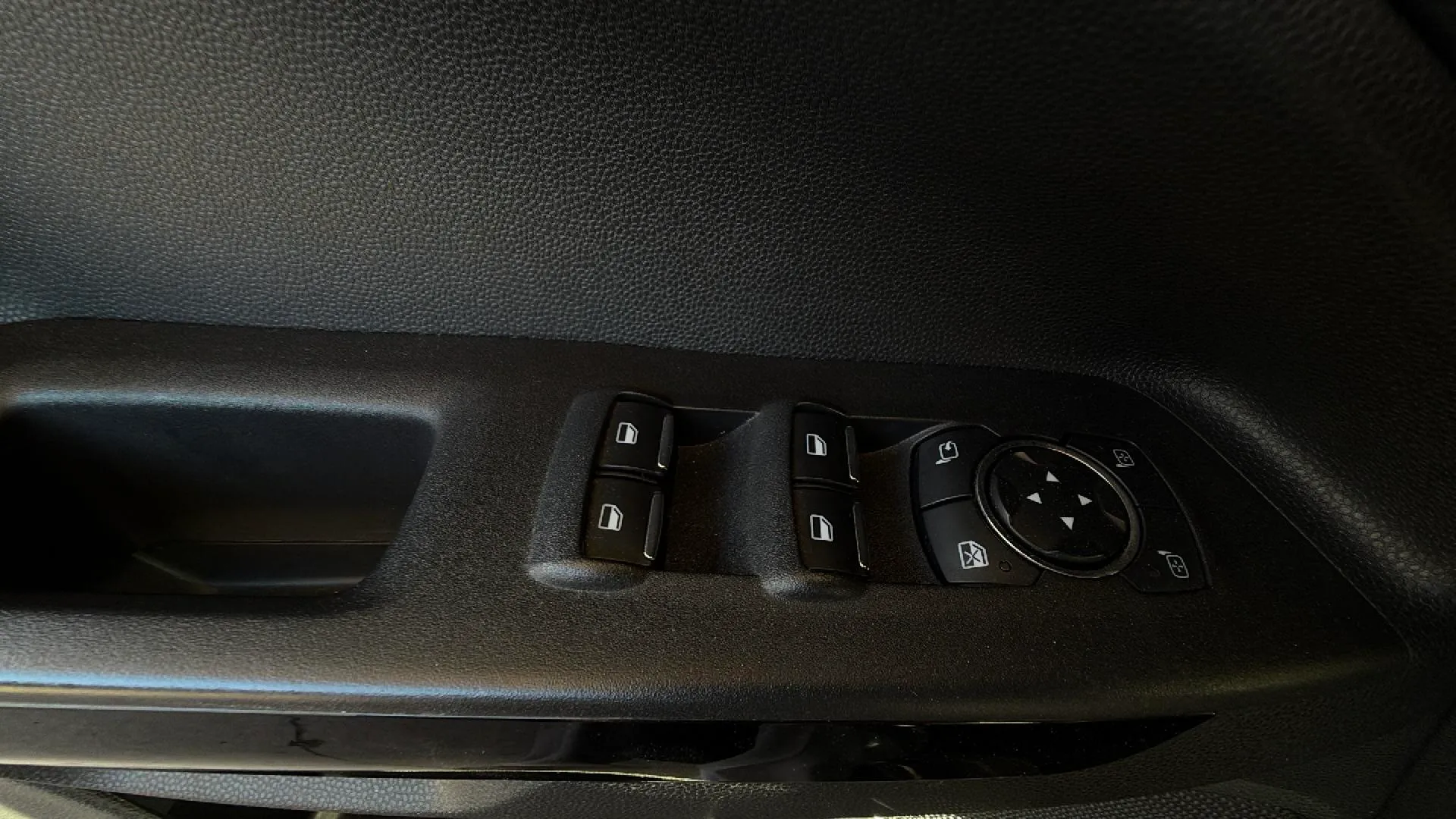 Ford EcoSport 1.0T EcoBoost Active - foto 12