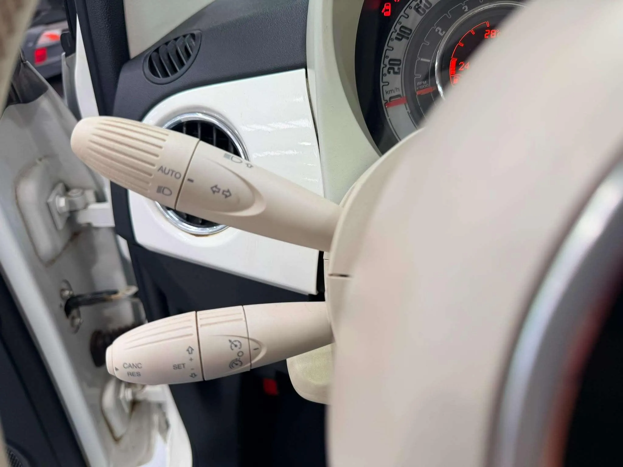 Fiat 500 Cult 1.0 Hybrid - foto 12