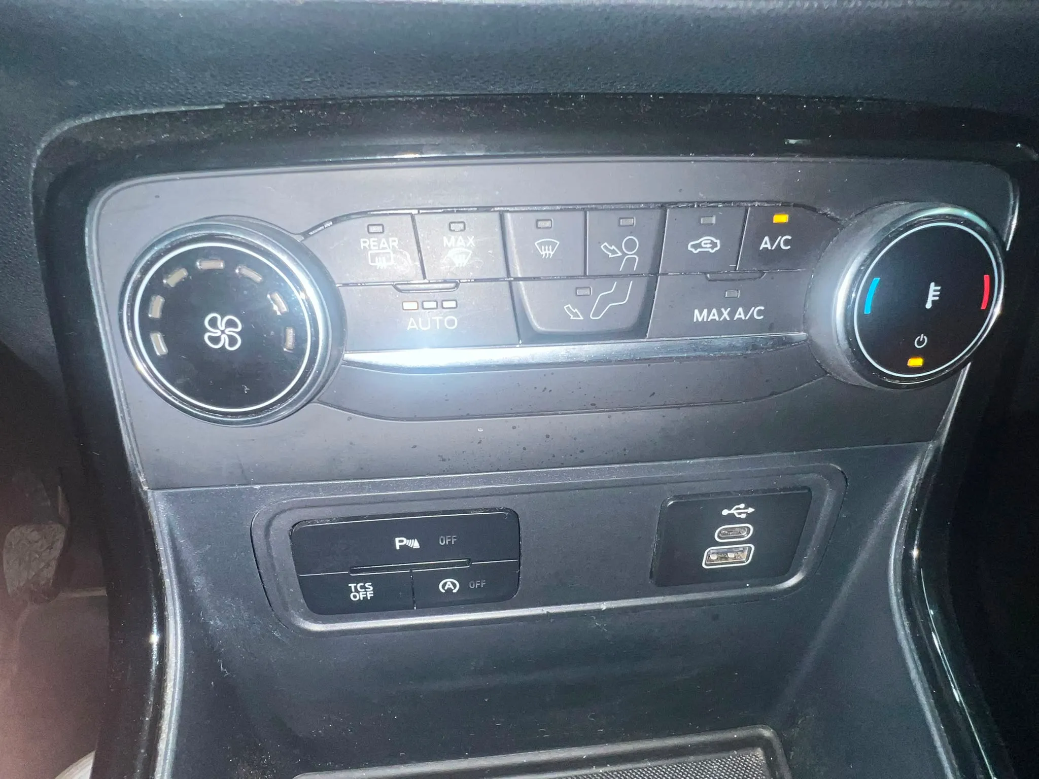Ford EcoSport 1.0T EcoBoost ST Line - foto 13
