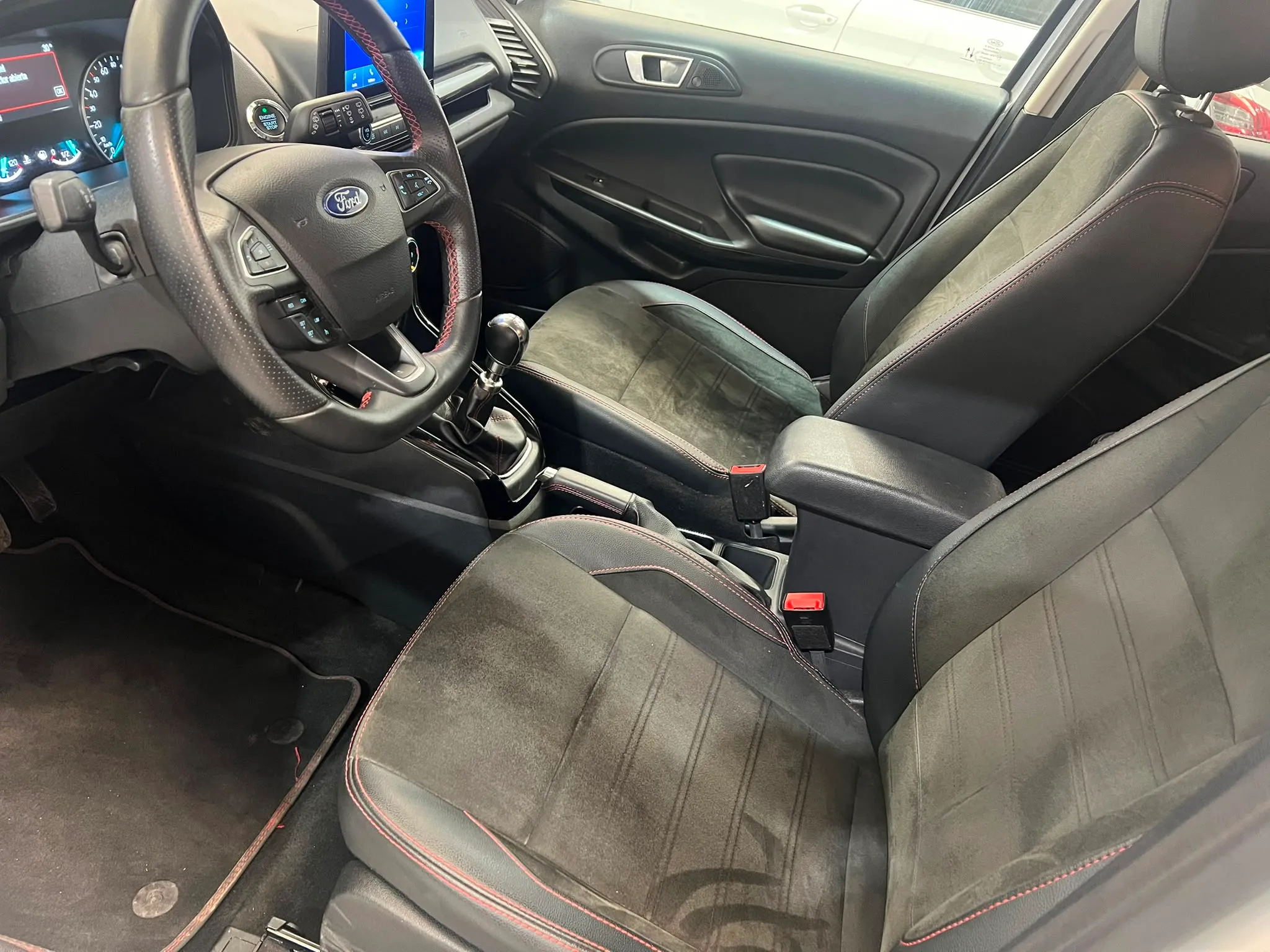 Ford EcoSport 1.0T EcoBoost ST Line - foto 16