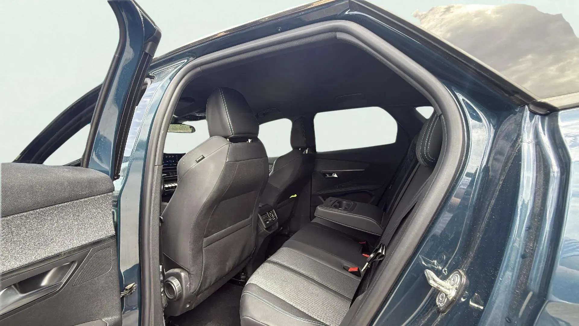 Peugeot 3008 1.5 BlueHDi Allure Pack EAT8 - foto 22