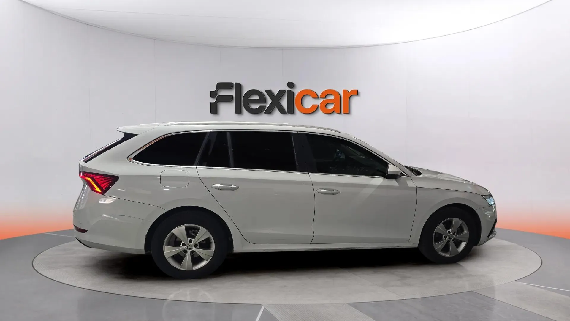 Škoda Octavia 1.0 TSI DSG mHEV Ambition - foto 8