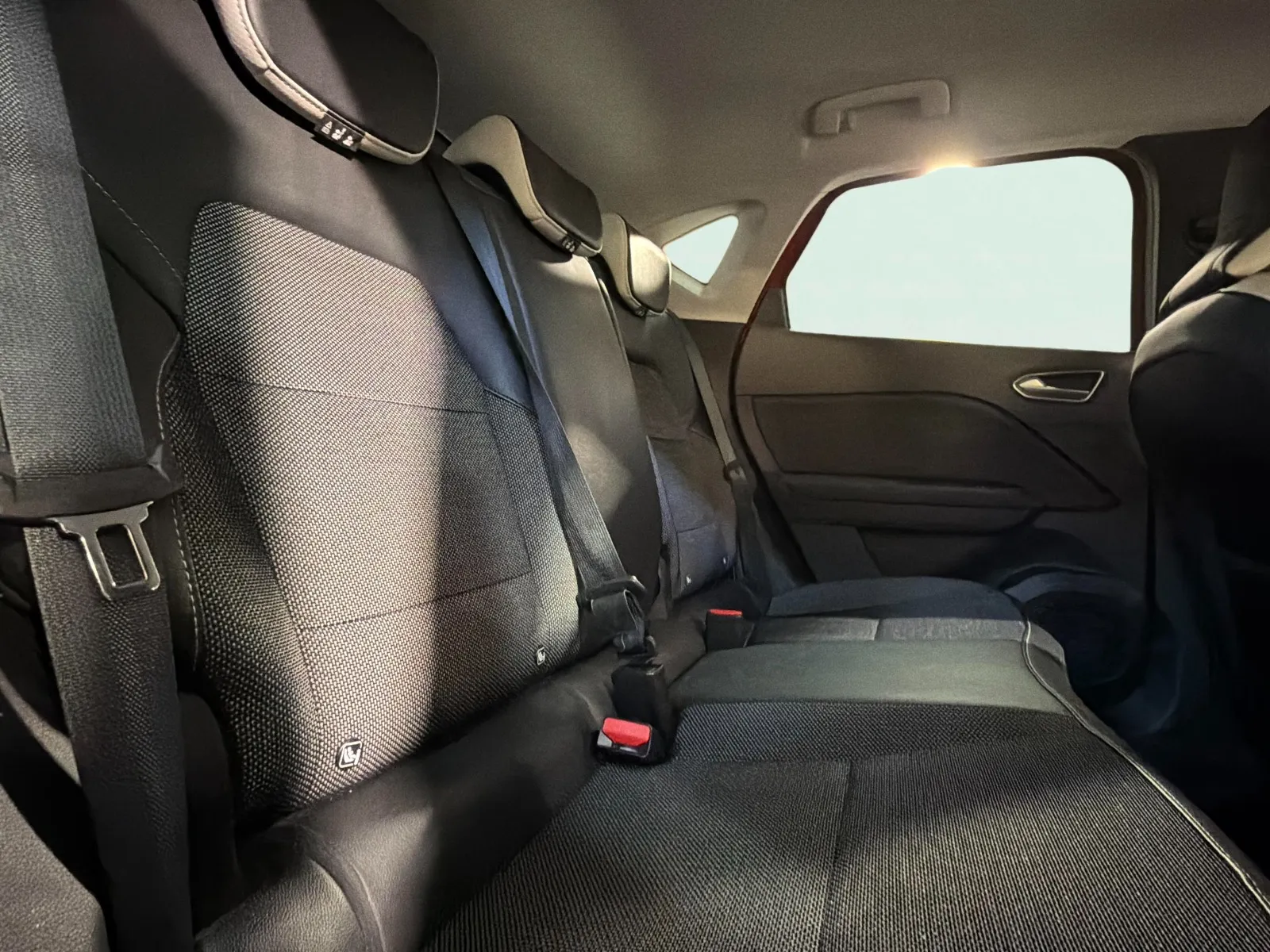 Renault Captur Zen TCe - foto 16