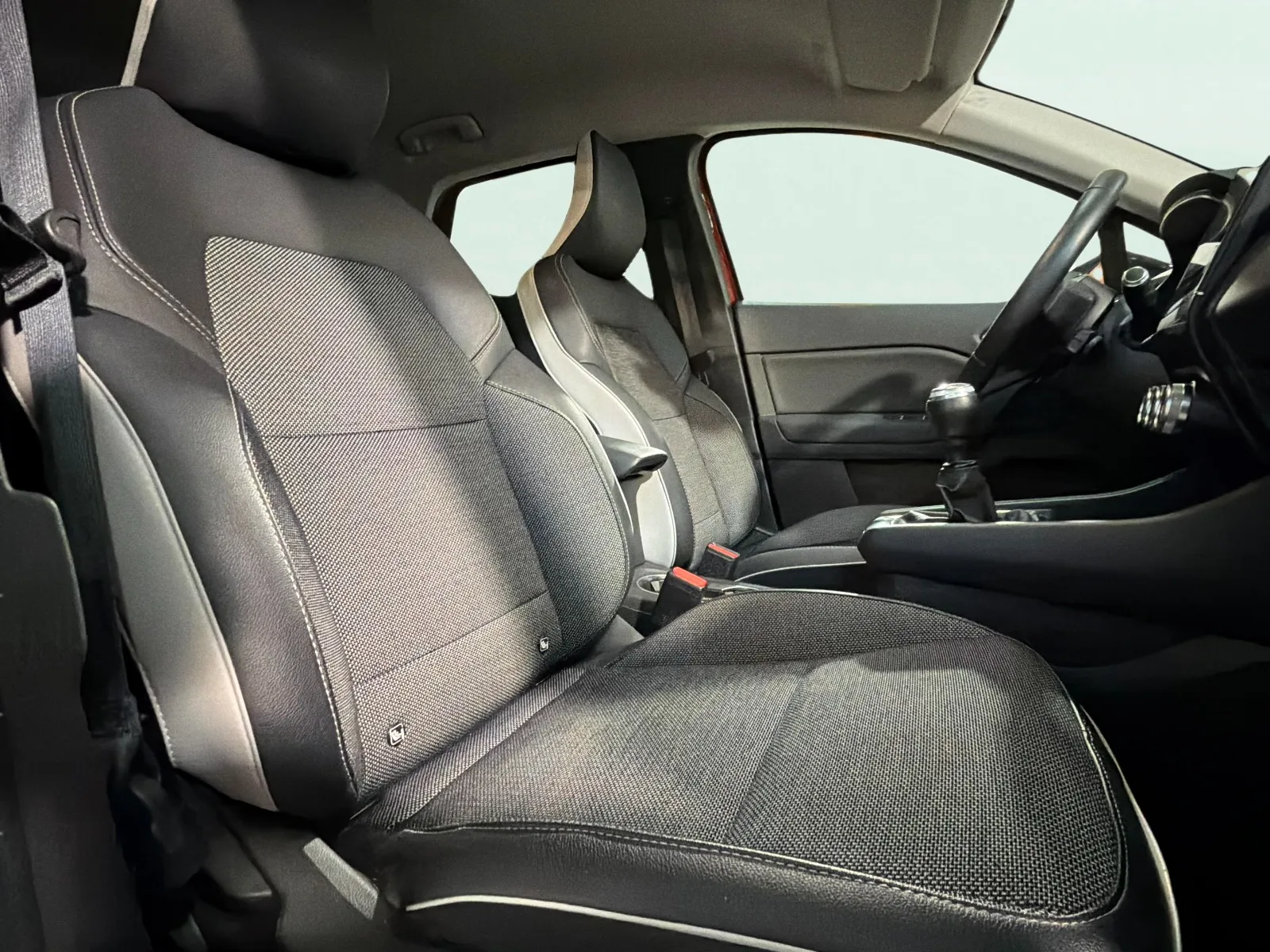 Renault Captur Zen TCe - foto 15