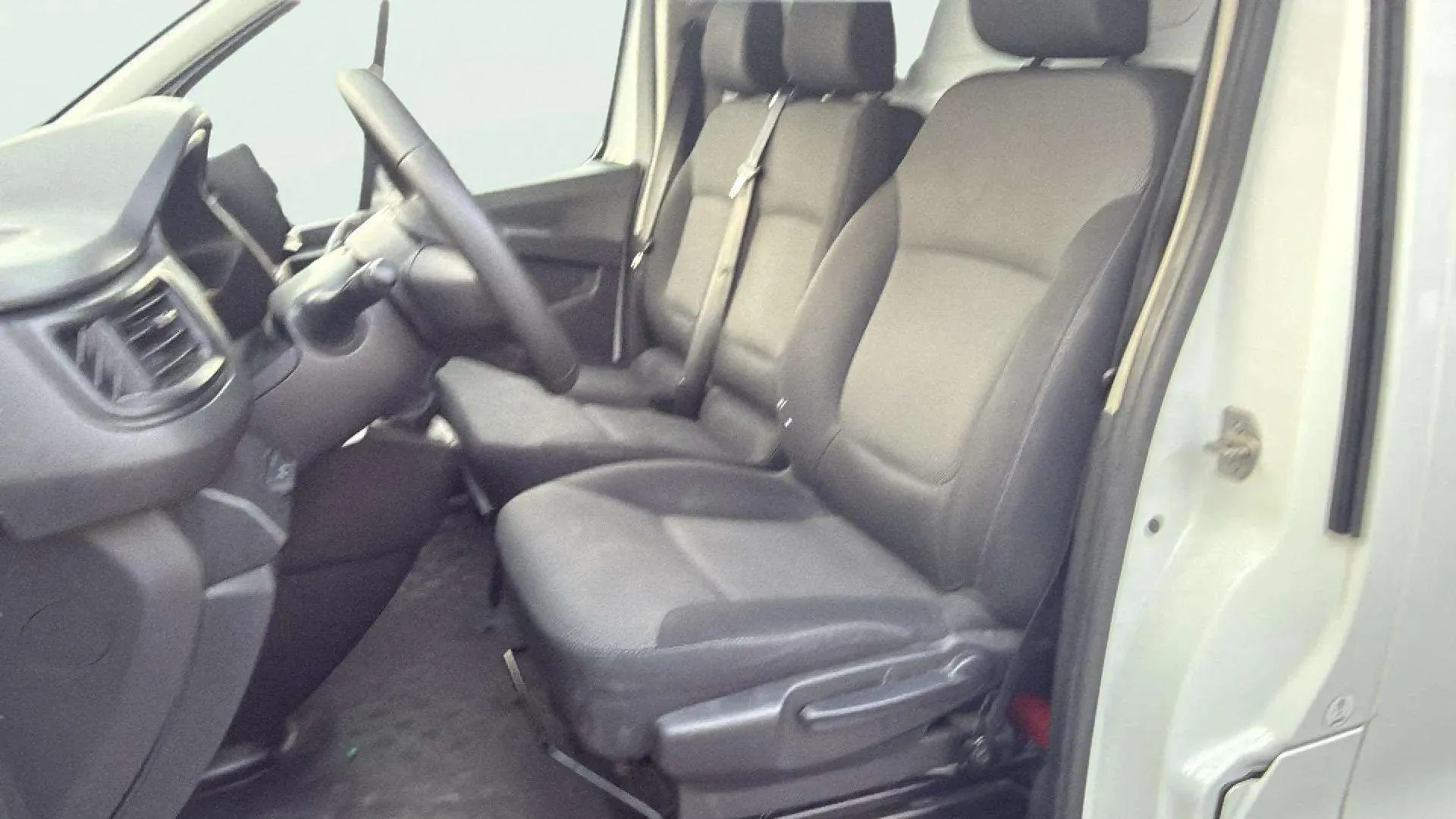 Renault Trafic Furgón L1H1 Blue dCi CUA - foto 16