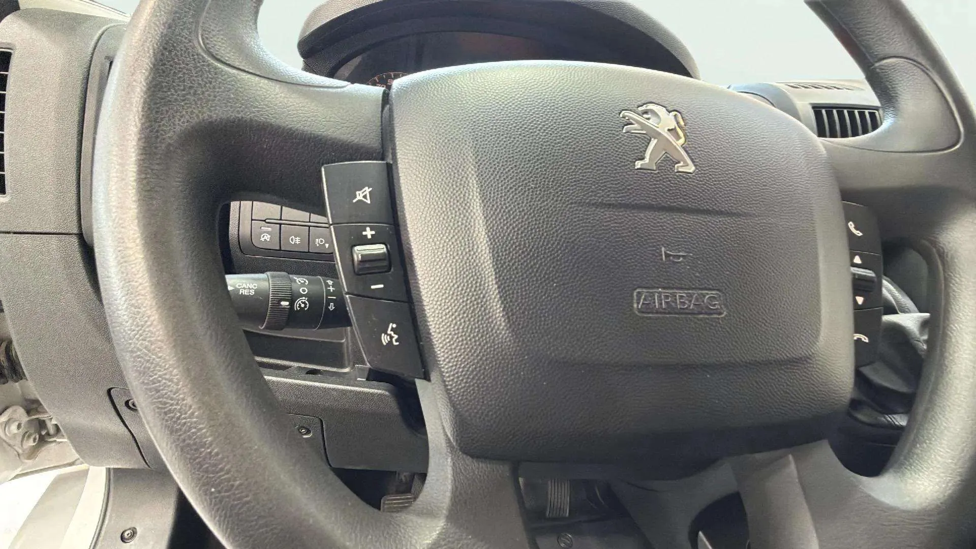 Peugeot Boxer 335 L3H2 Bhdi M - foto 12