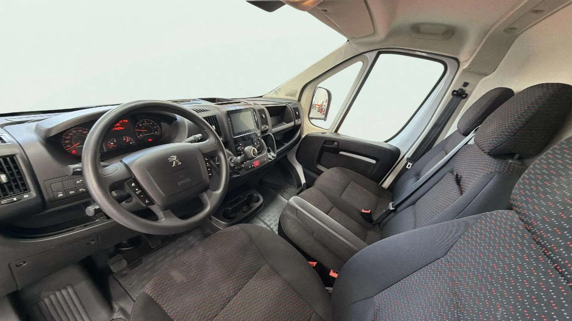 Peugeot Boxer 335 L3H2 Bhdi M - foto 11