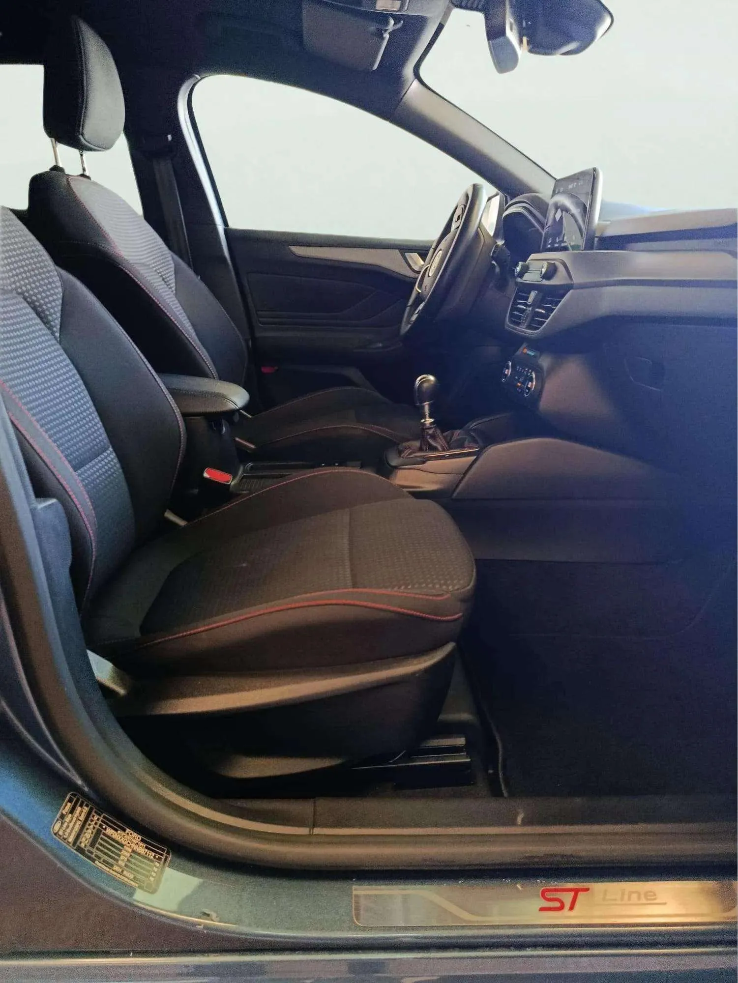 Ford Focus 1.0 EcoBoost MHEV ST-Line - foto 10