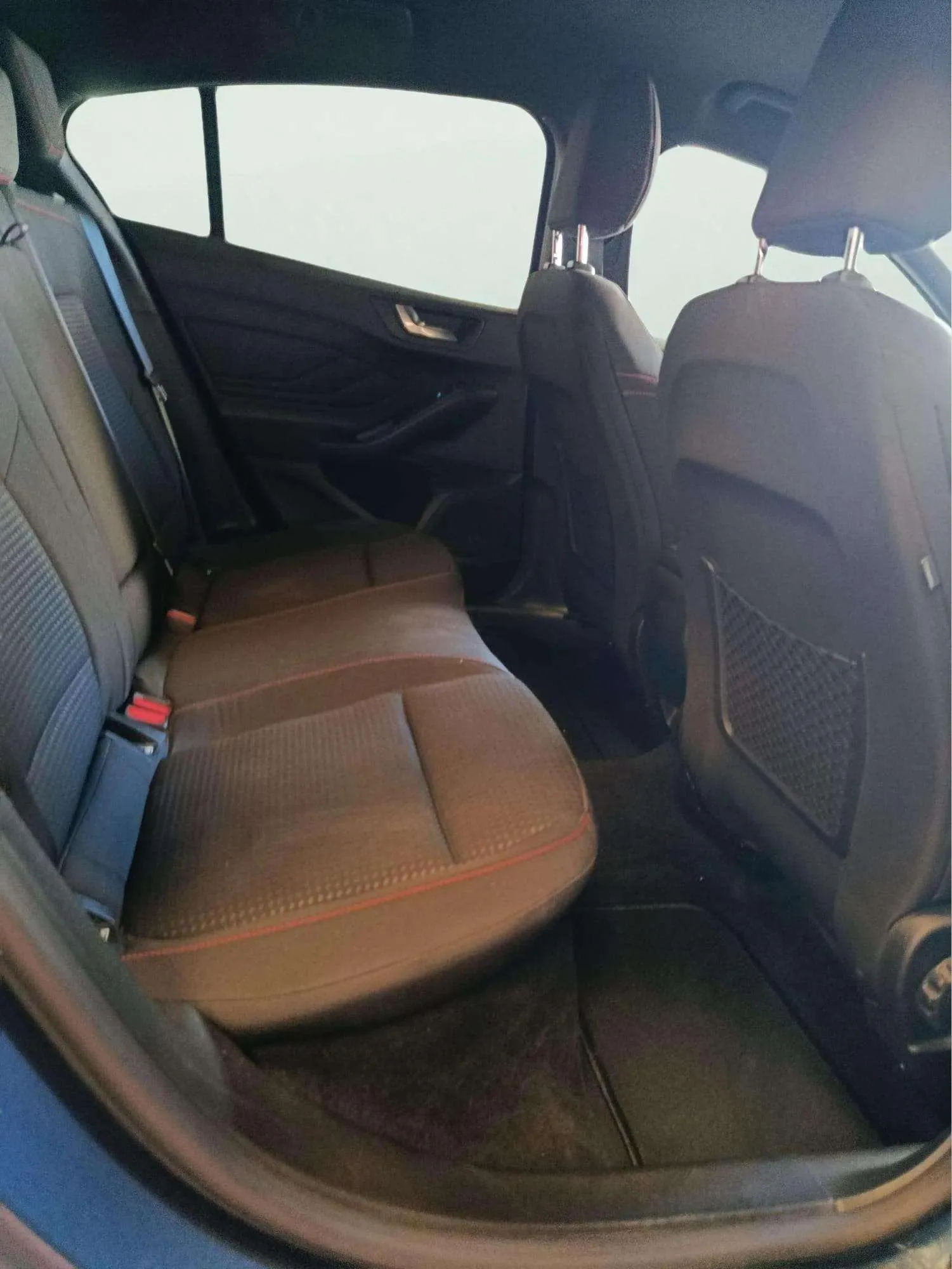 Ford Focus 1.0 EcoBoost MHEV ST-Line - foto 7