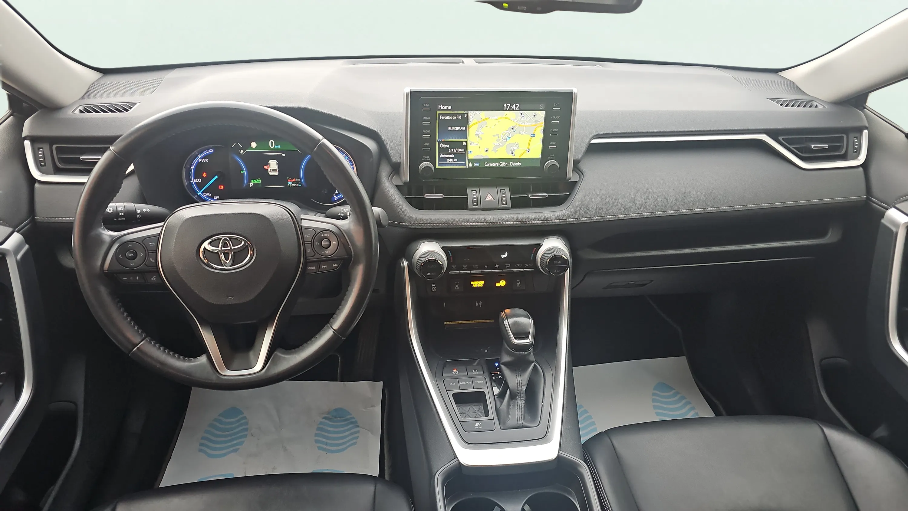 Toyota RAV4 2.5l 220H Advance Plus - foto 17