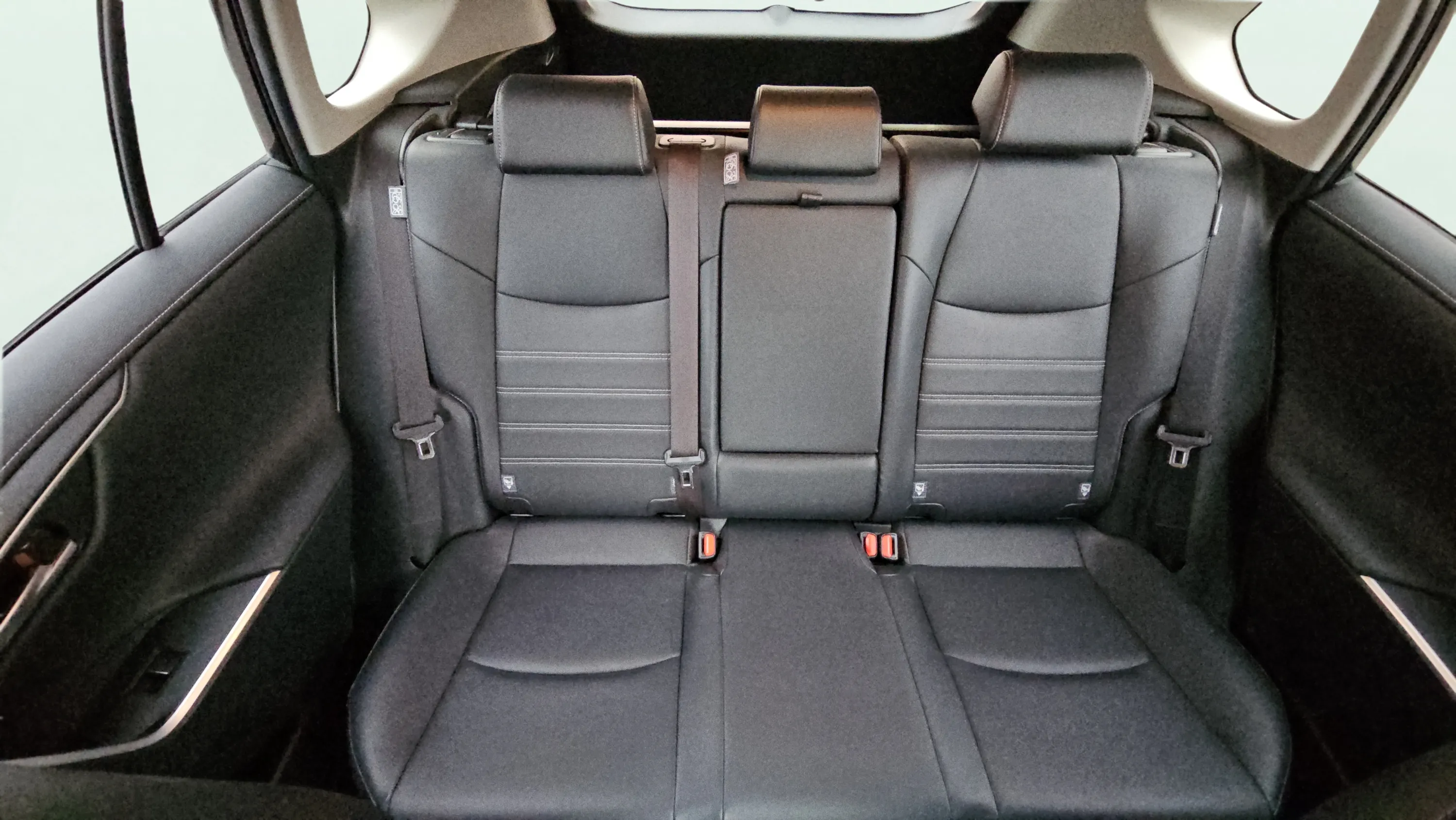 Toyota RAV4 2.5l 220H Advance Plus - foto 23