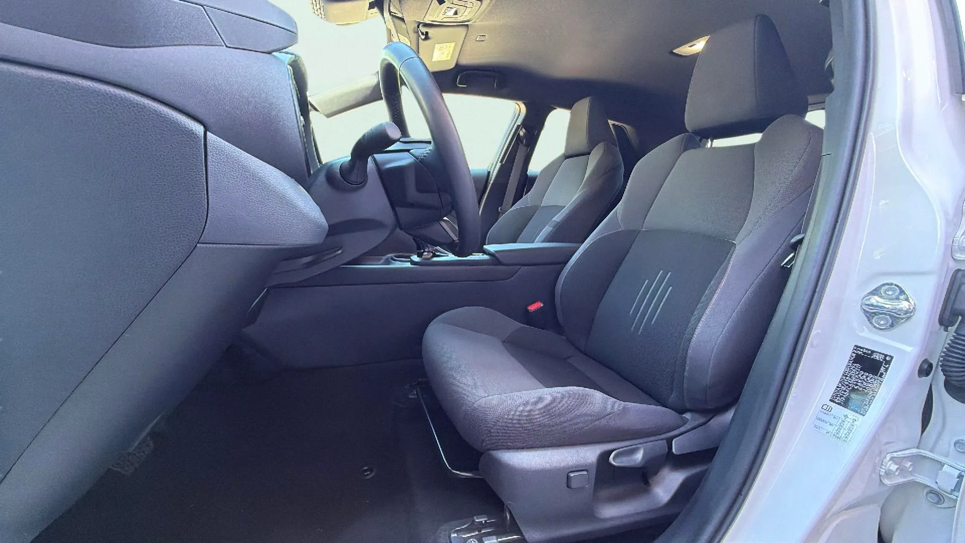 Toyota C-HR 2.0 220PH Advance - foto 13